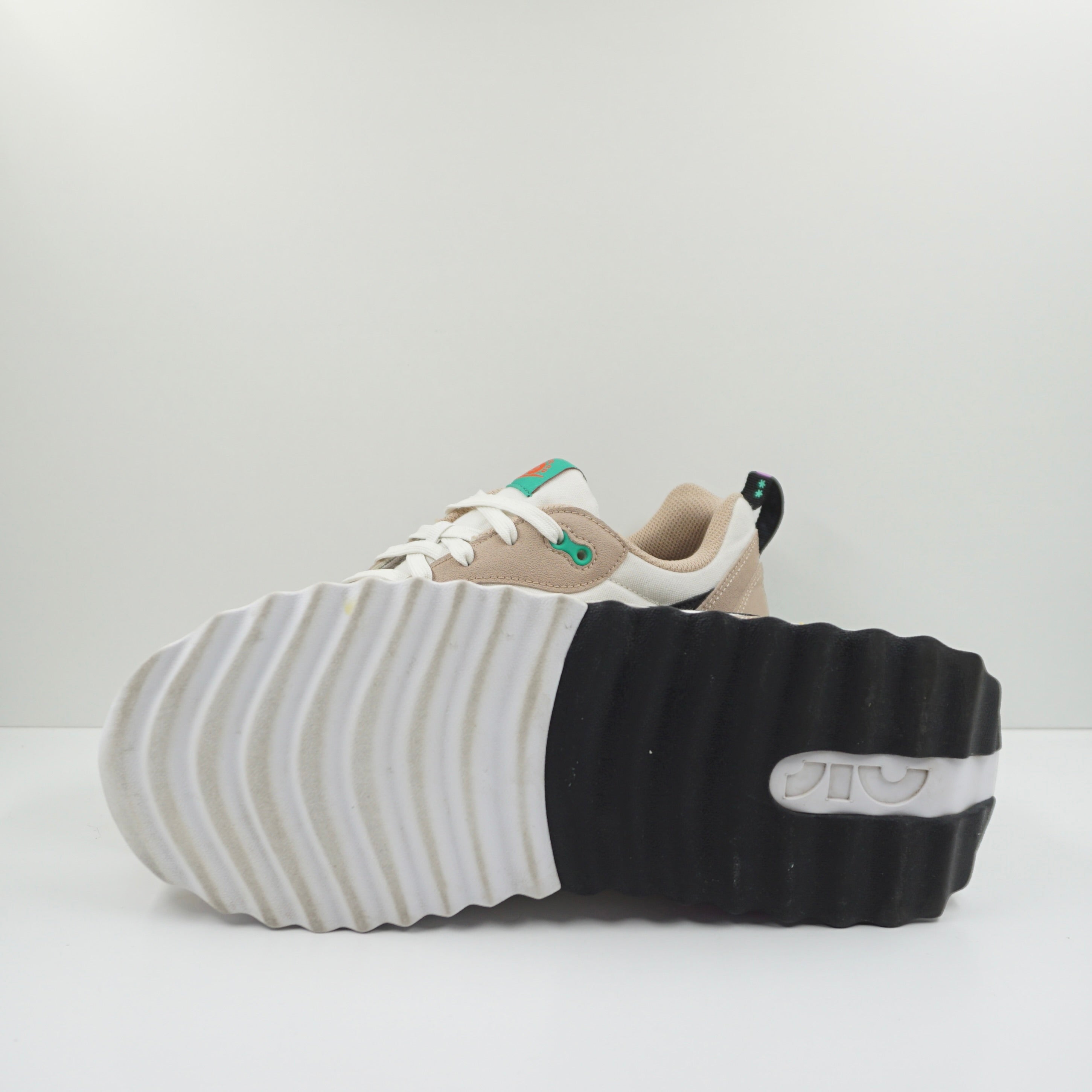 Nike Air Max Dawn SE Low Moving Company