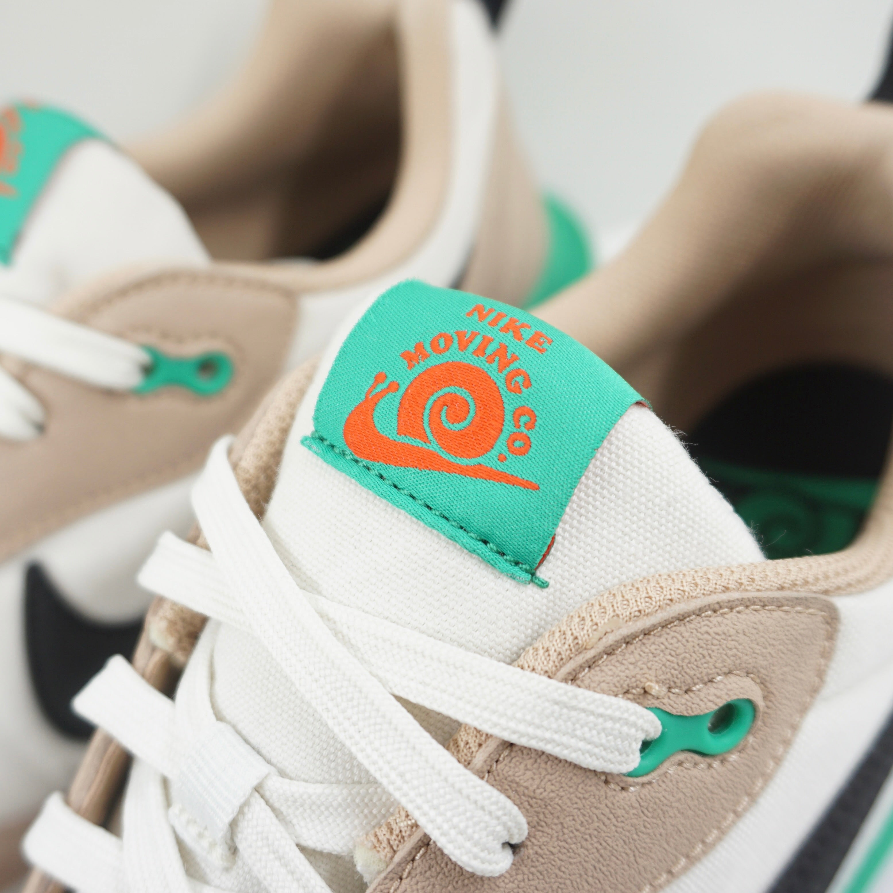 Nike Air Max Dawn SE Low Moving Company