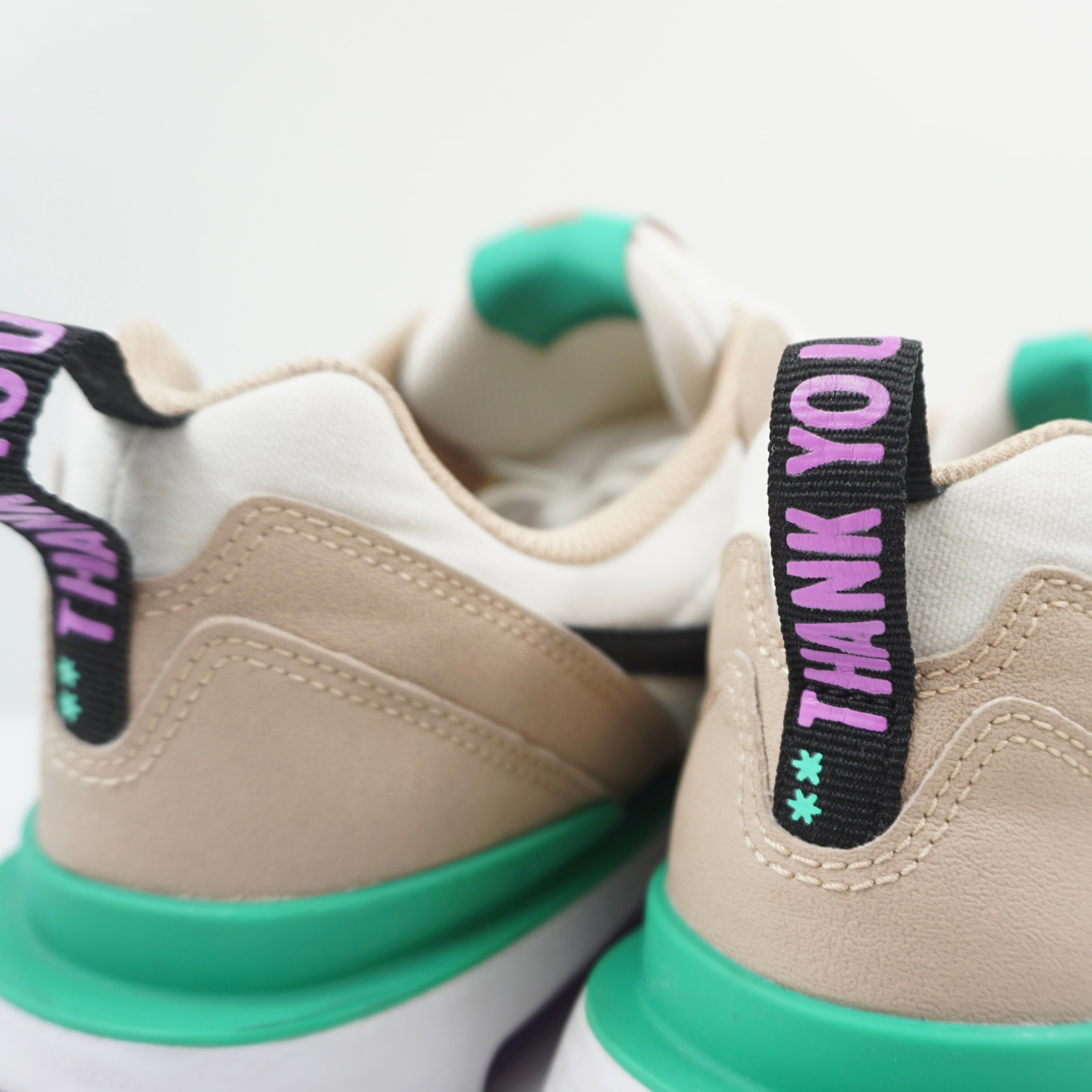 Nike Air Max Dawn SE Low Moving Company