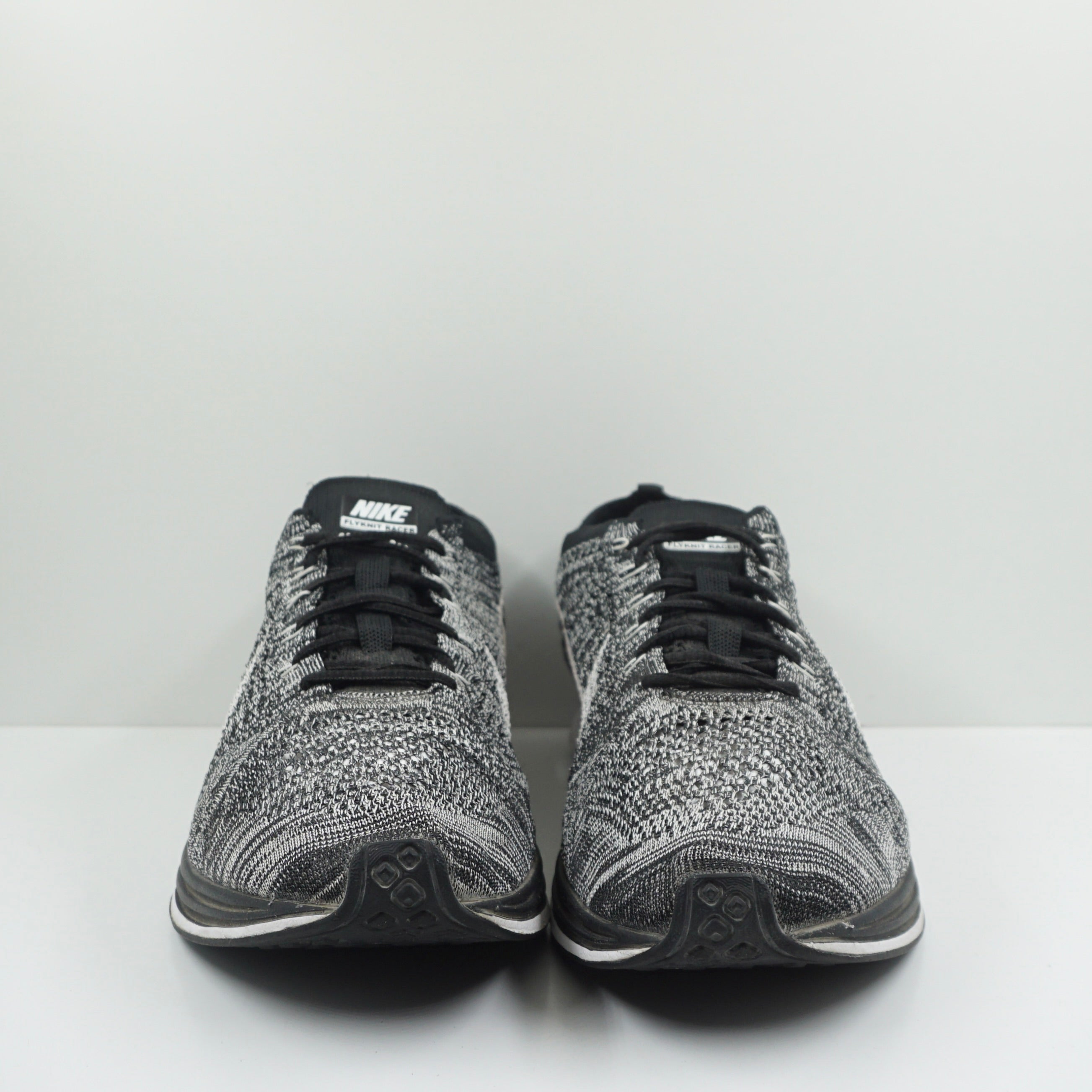 Nike Flyknit Racer Oreo 2