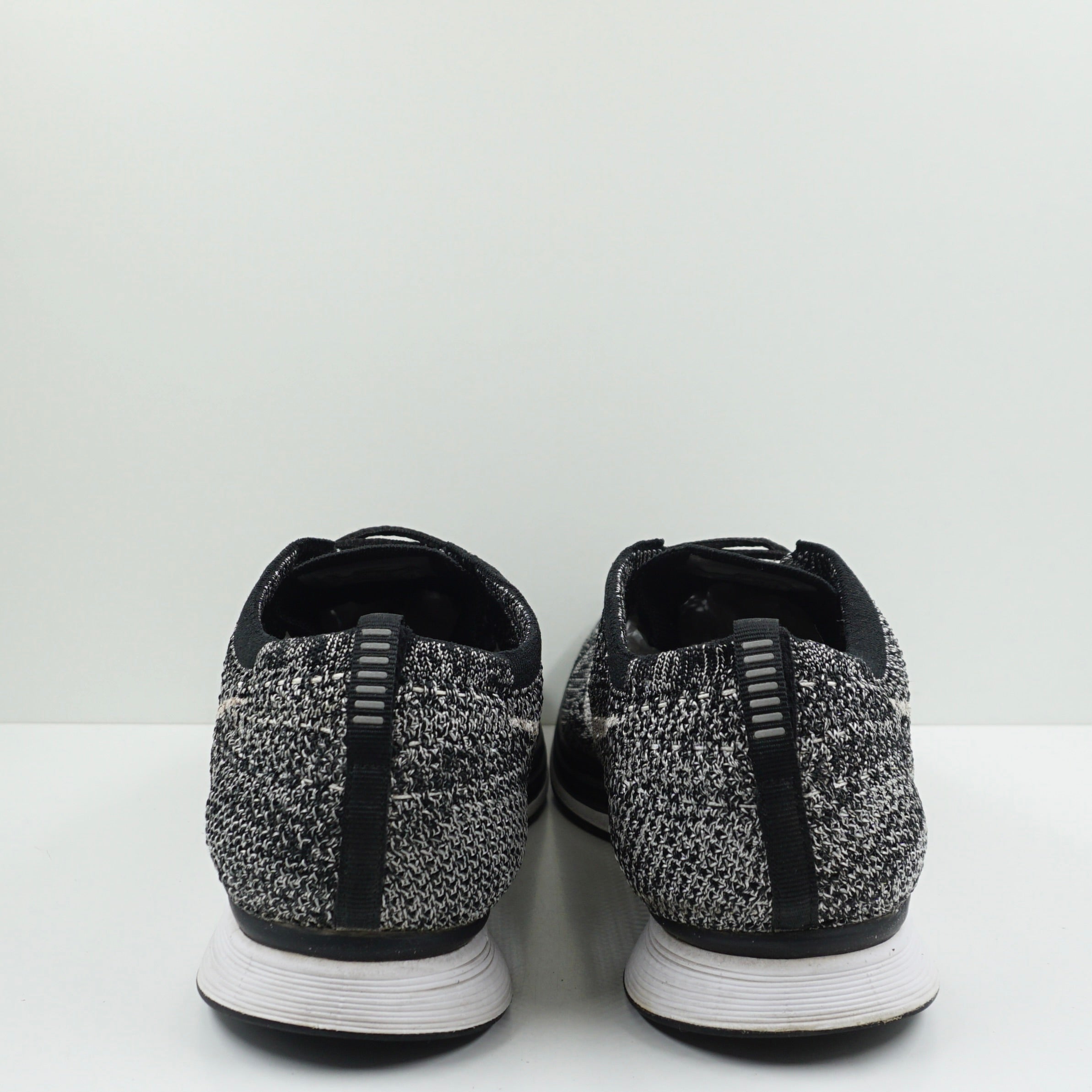 Nike Flyknit Racer Oreo 2