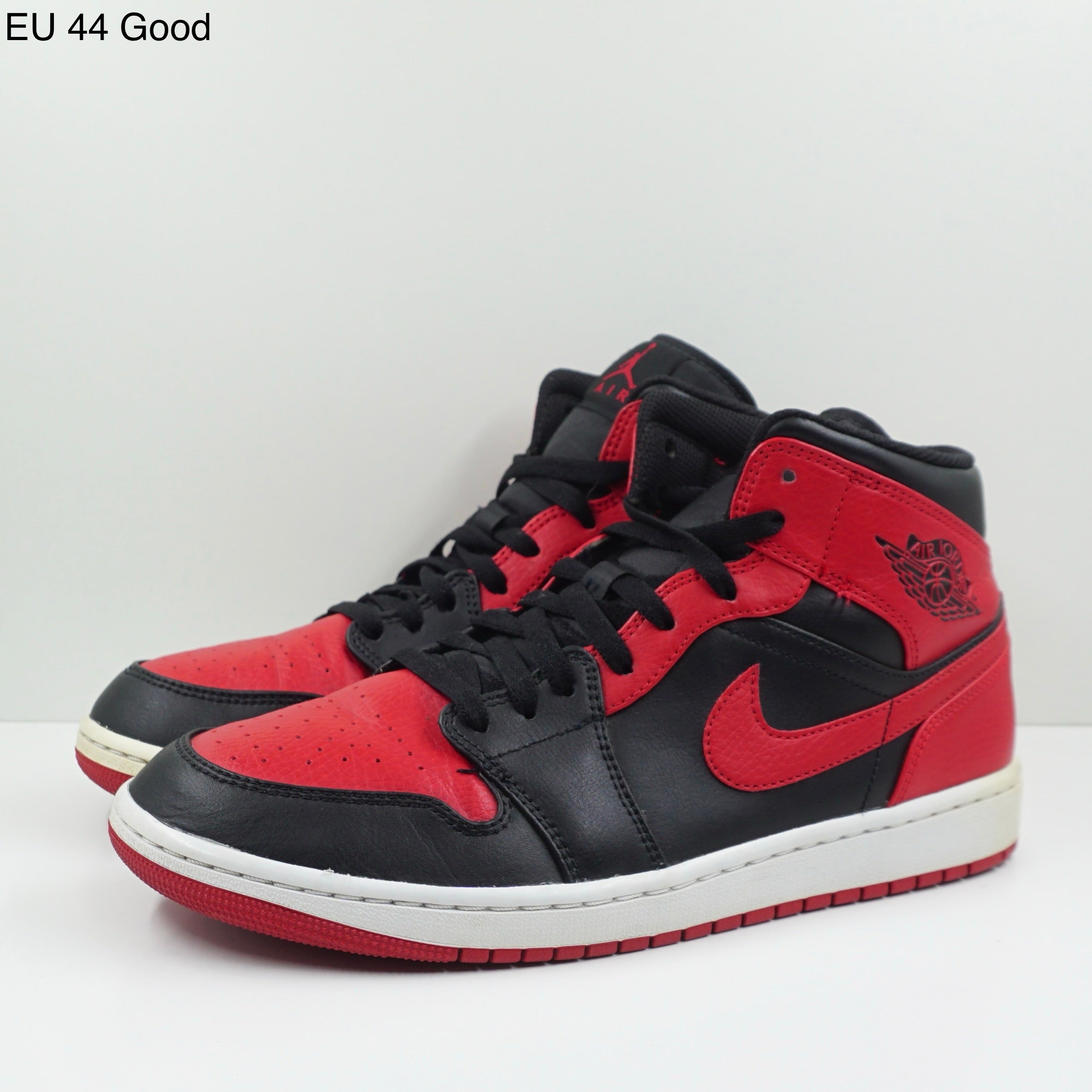 Jordan 1 Mid Bred Banned (2020)