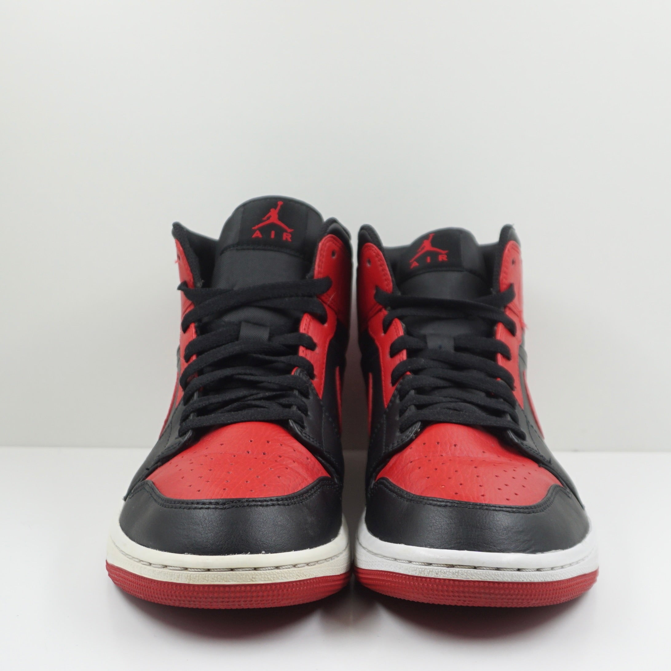 Jordan 1 Mid Bred Banned (2020)
