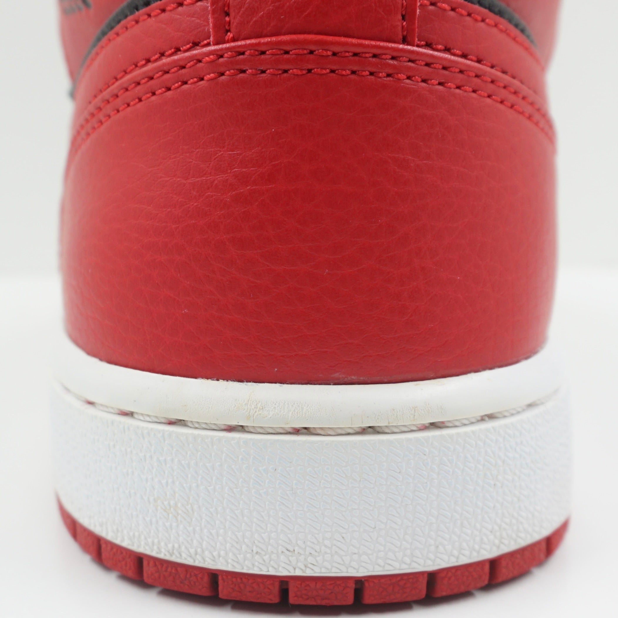 Jordan 1 Mid Bred Banned (2020)