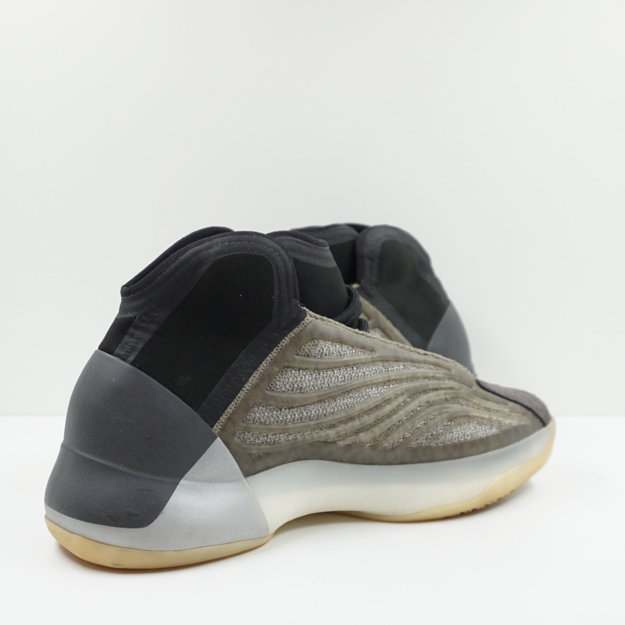 Adidas Yeezy QNTM Barium