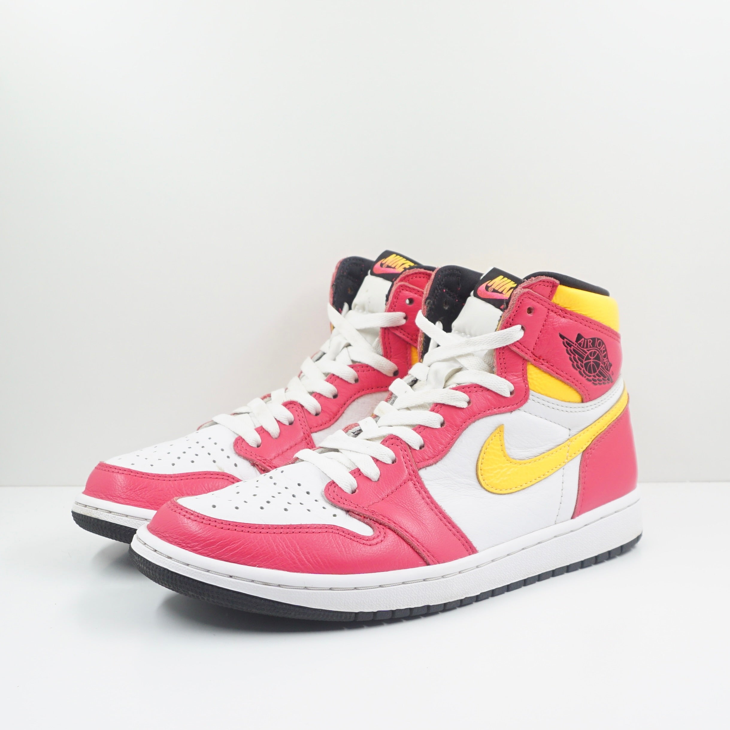 Jordan 1 Retro High OG Light Fusion Red