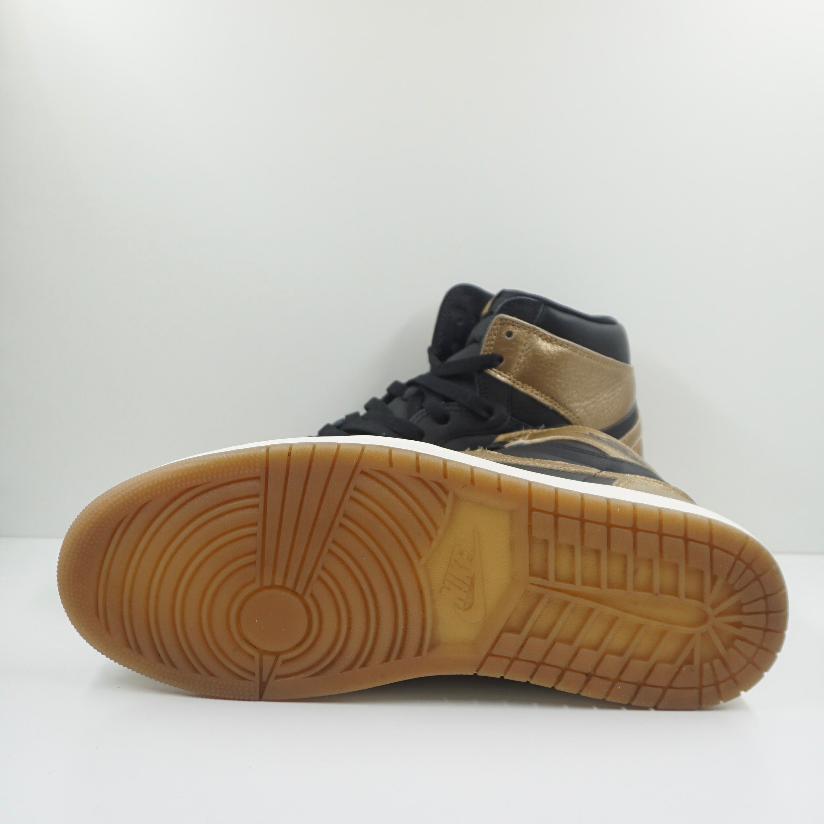 Jordan 1 Retro High OG Black Metallic Gold