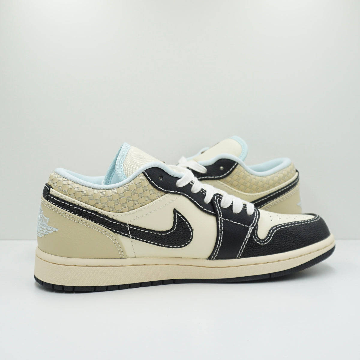 Jordan 1 Low SE Coconut Milk Black Muslin