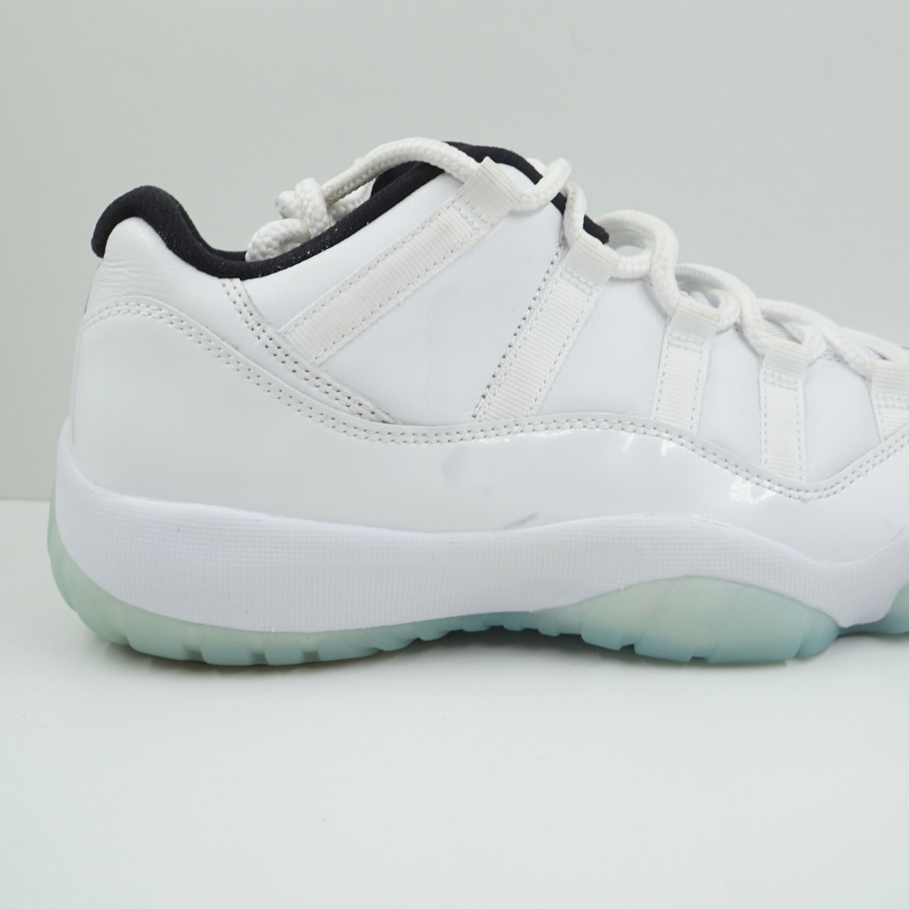Jordan 11 Retro Low Legend Blue