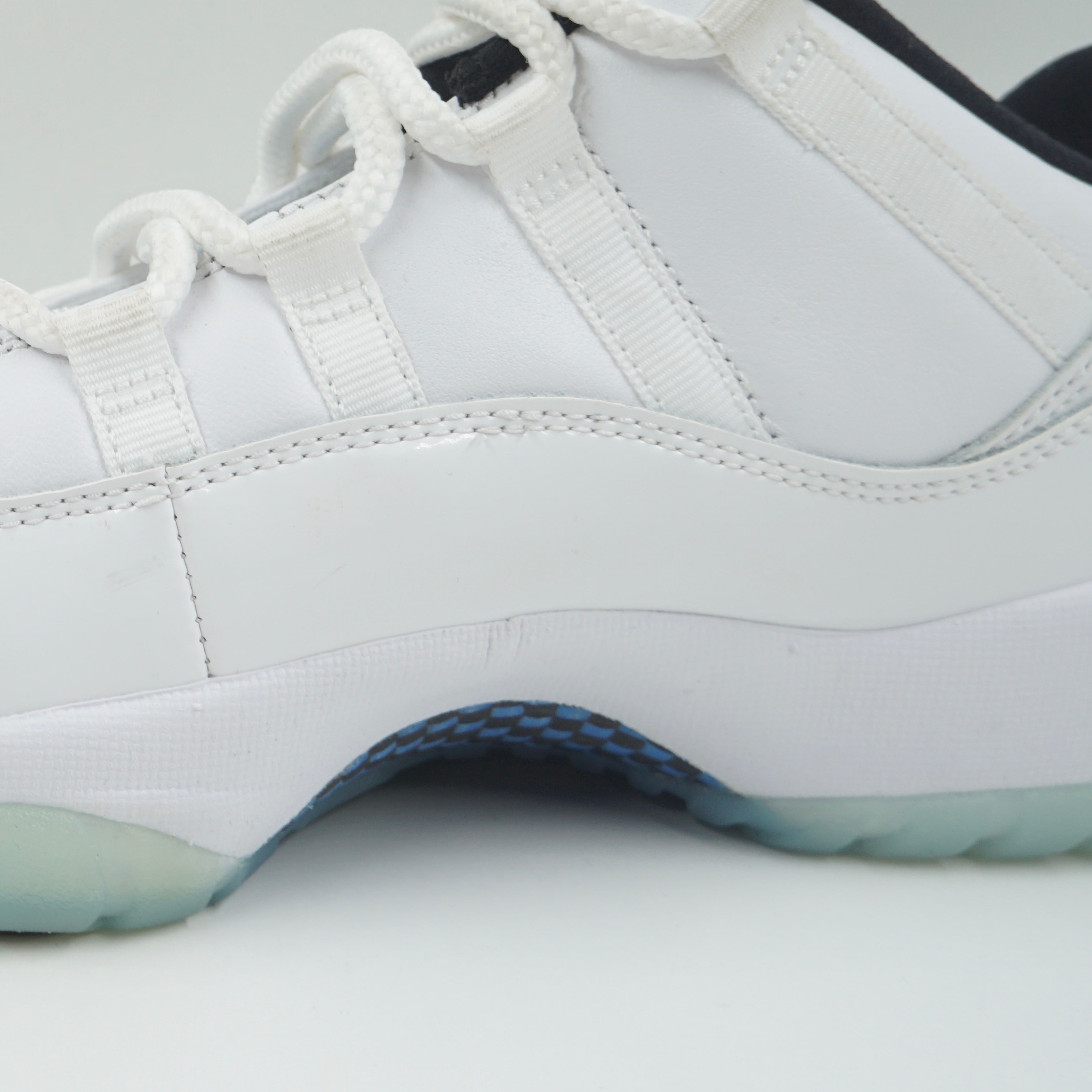 Jordan 11 Retro Low Legend Blue
