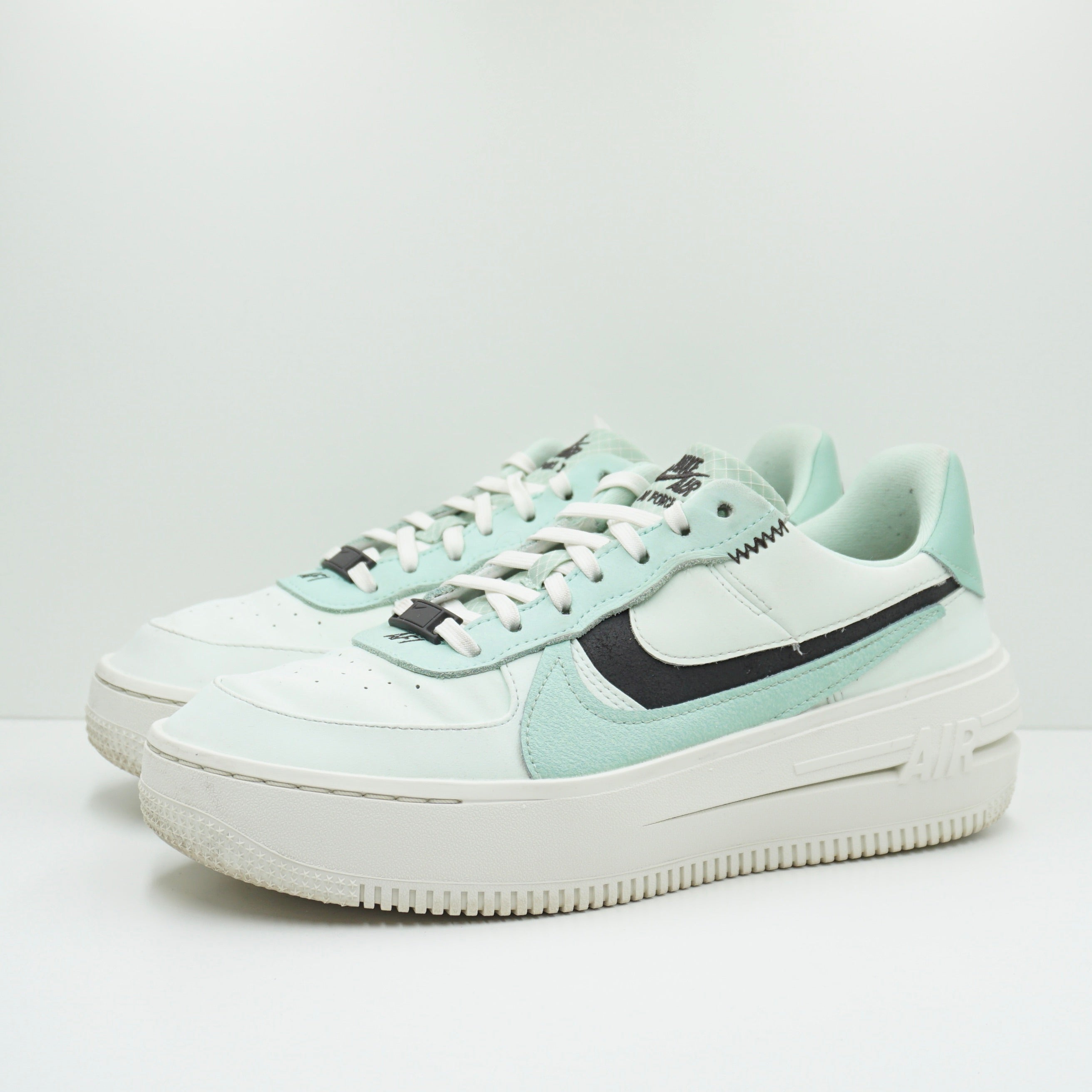 Nike Air Force 1 PLT.AF.ORM Barely Green (W)