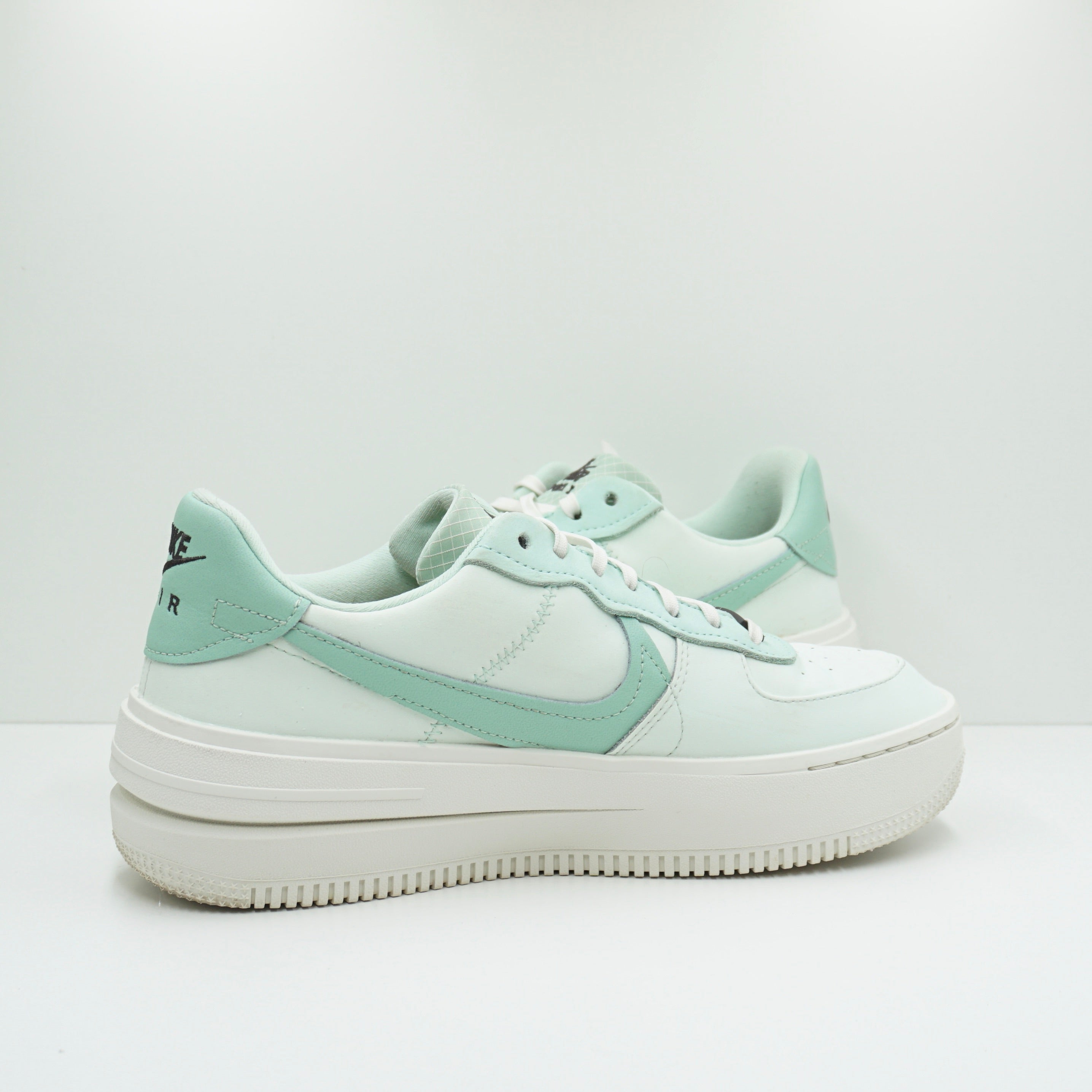 Nike Air Force 1 PLT.AF.ORM Barely Green (W)