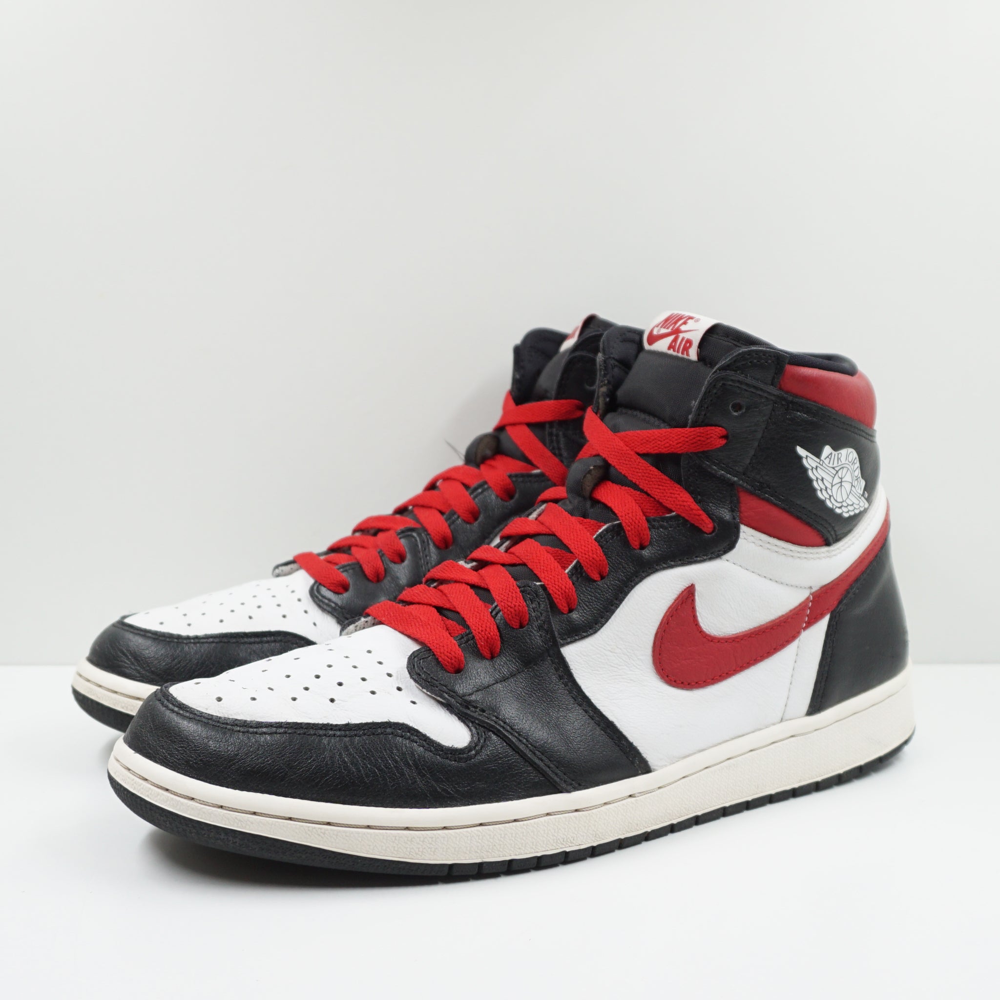 Jordan 1 Retro High Black Gym Red