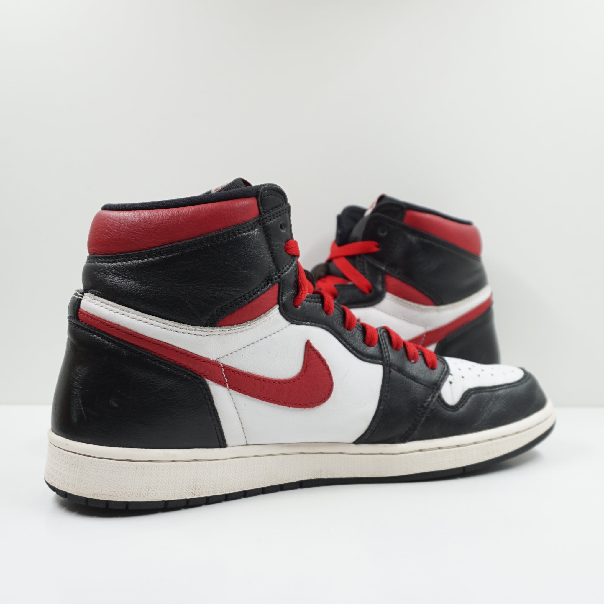 Jordan 1 Retro High Black Gym Red