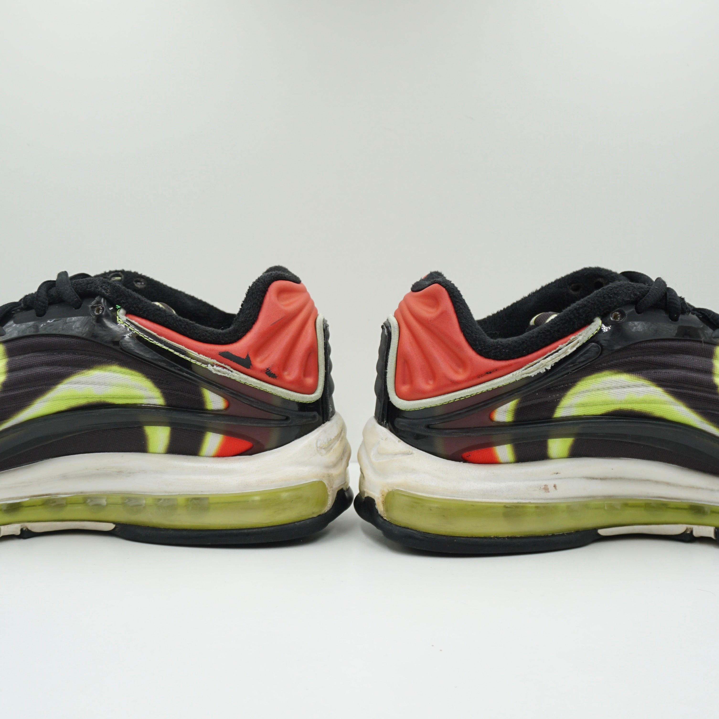 Nike Air Max Deluxe Black Volt Habanero Red