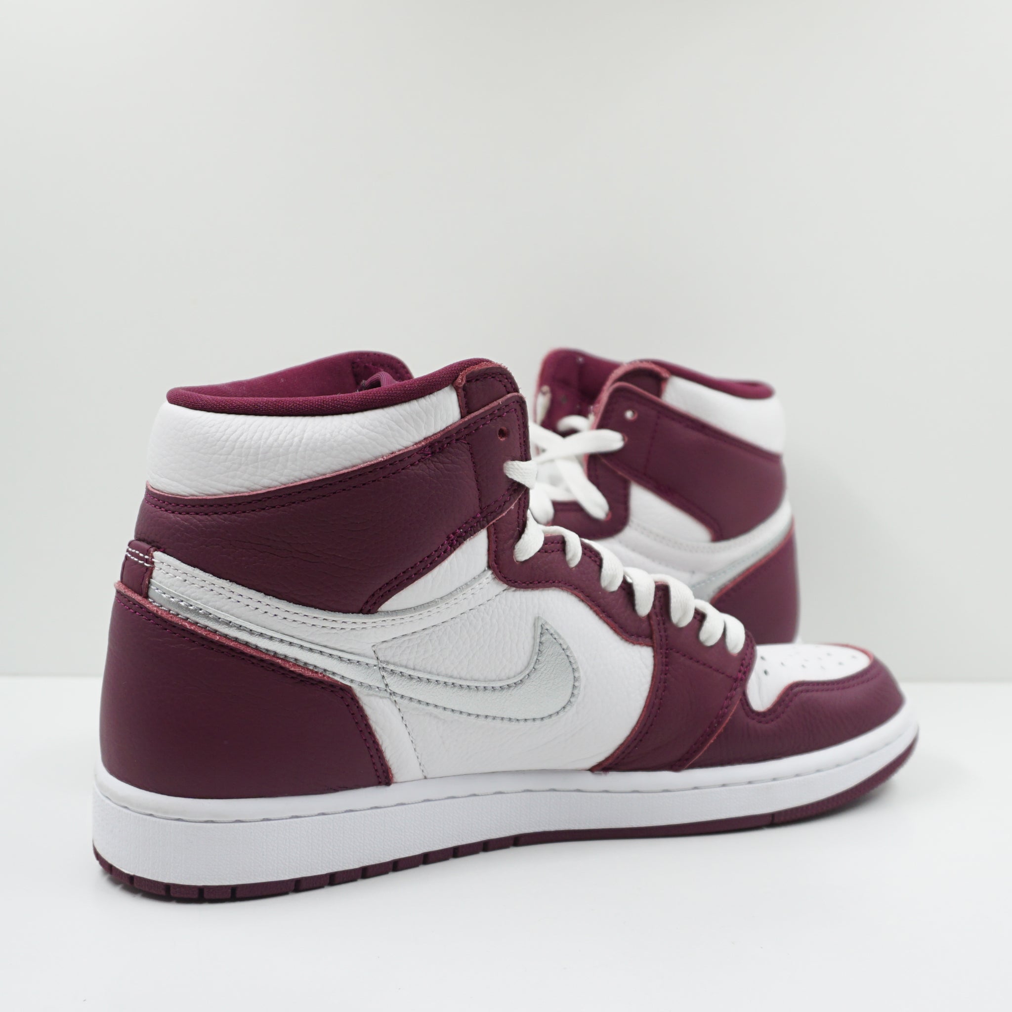 Jordan 1 Retro High OG Bordeaux