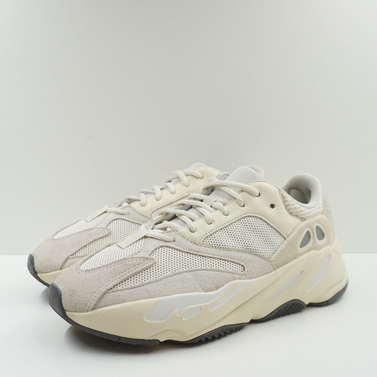 adidas boost 700