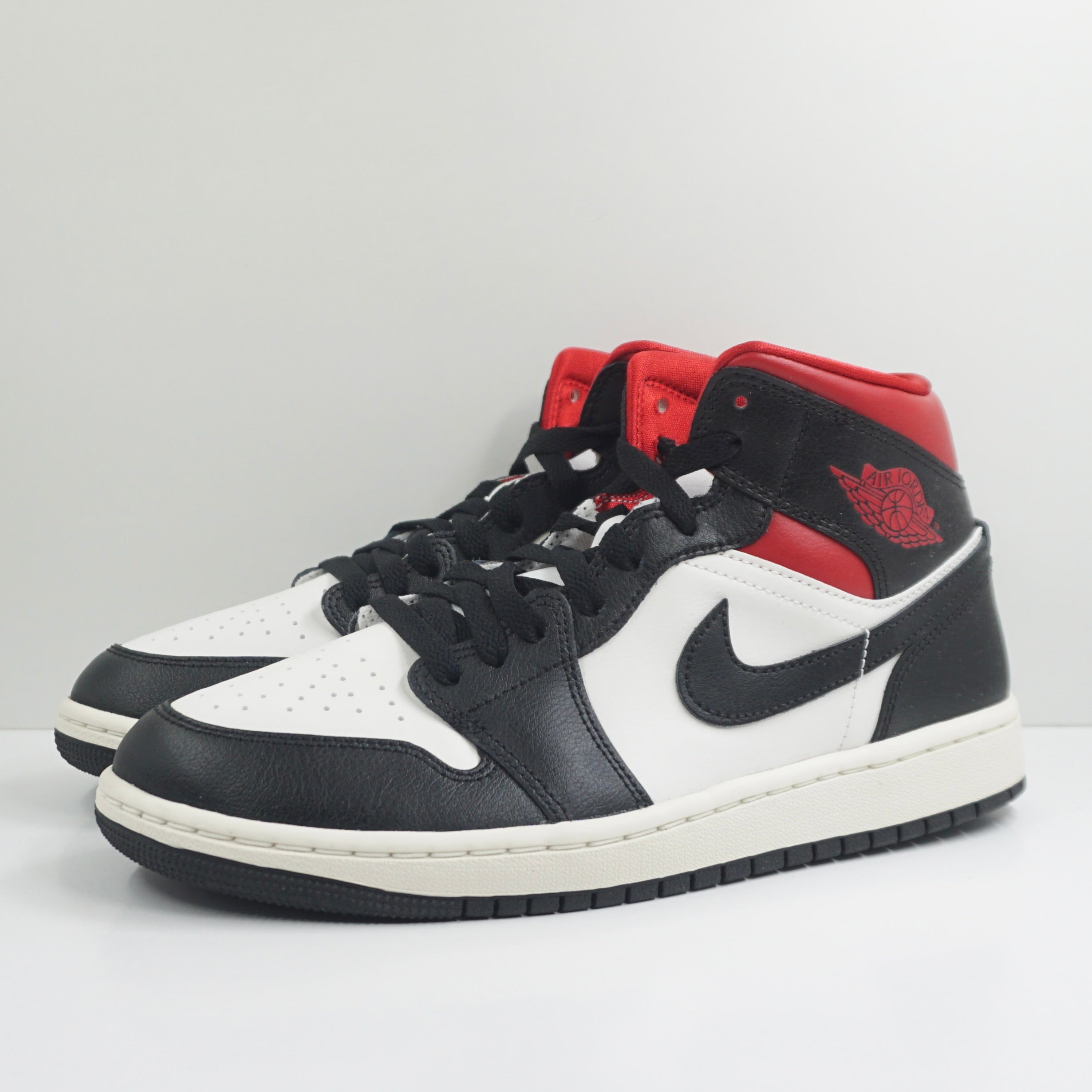 Jordan 1 Mid Gym Red Panda (W)