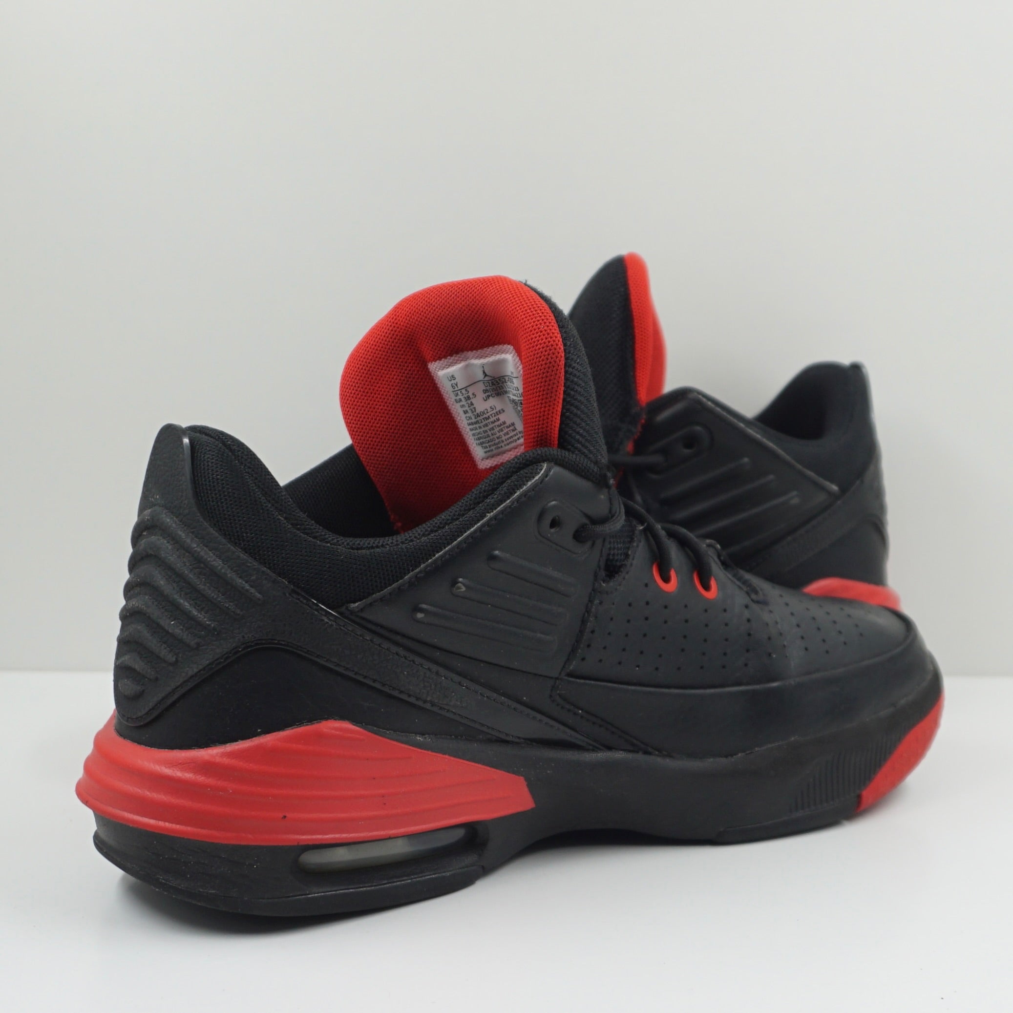 Jordan Max Aura 5 White Black University Red (GS)