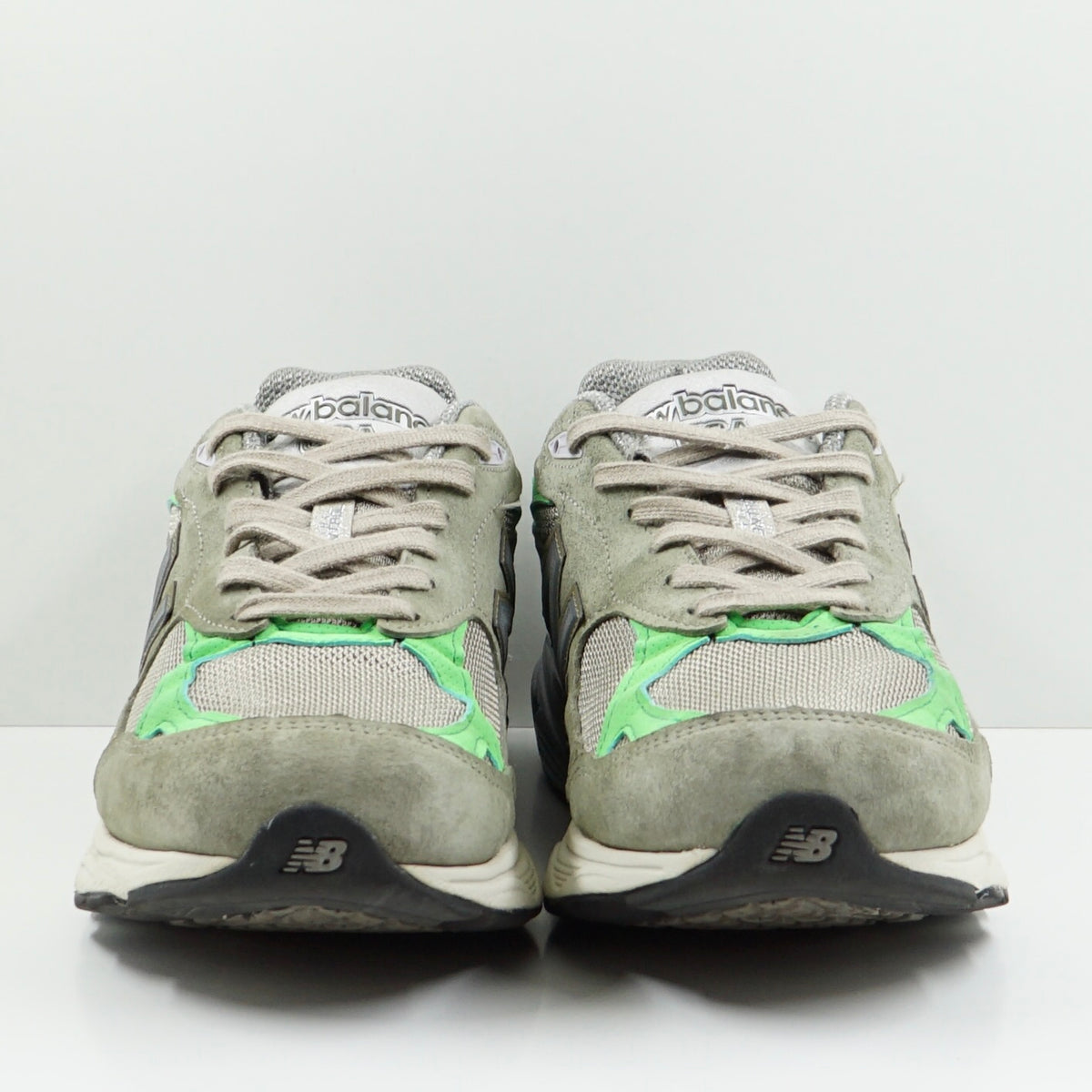 New Balance x Patta 990v3 MiUSA Keep Your Family Close