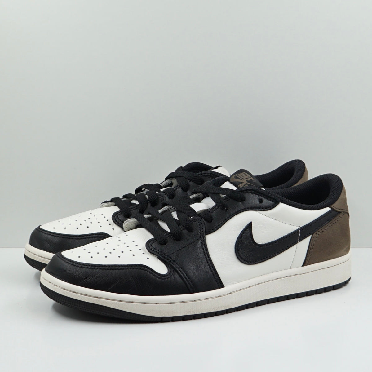 Jordan 1 Retro Low OG Mocha
