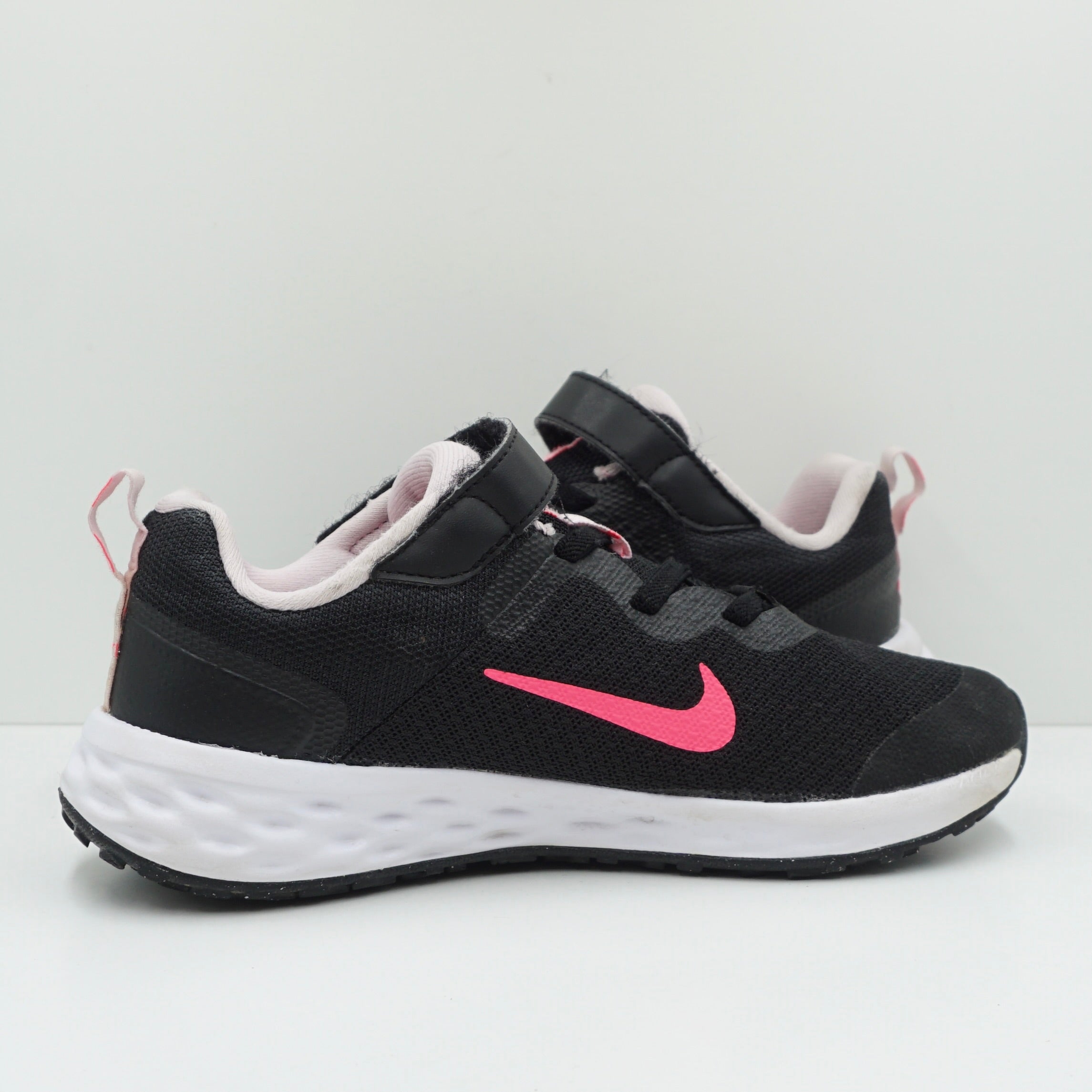 Nike Revolution 6 Black Hyper Pink (PS)