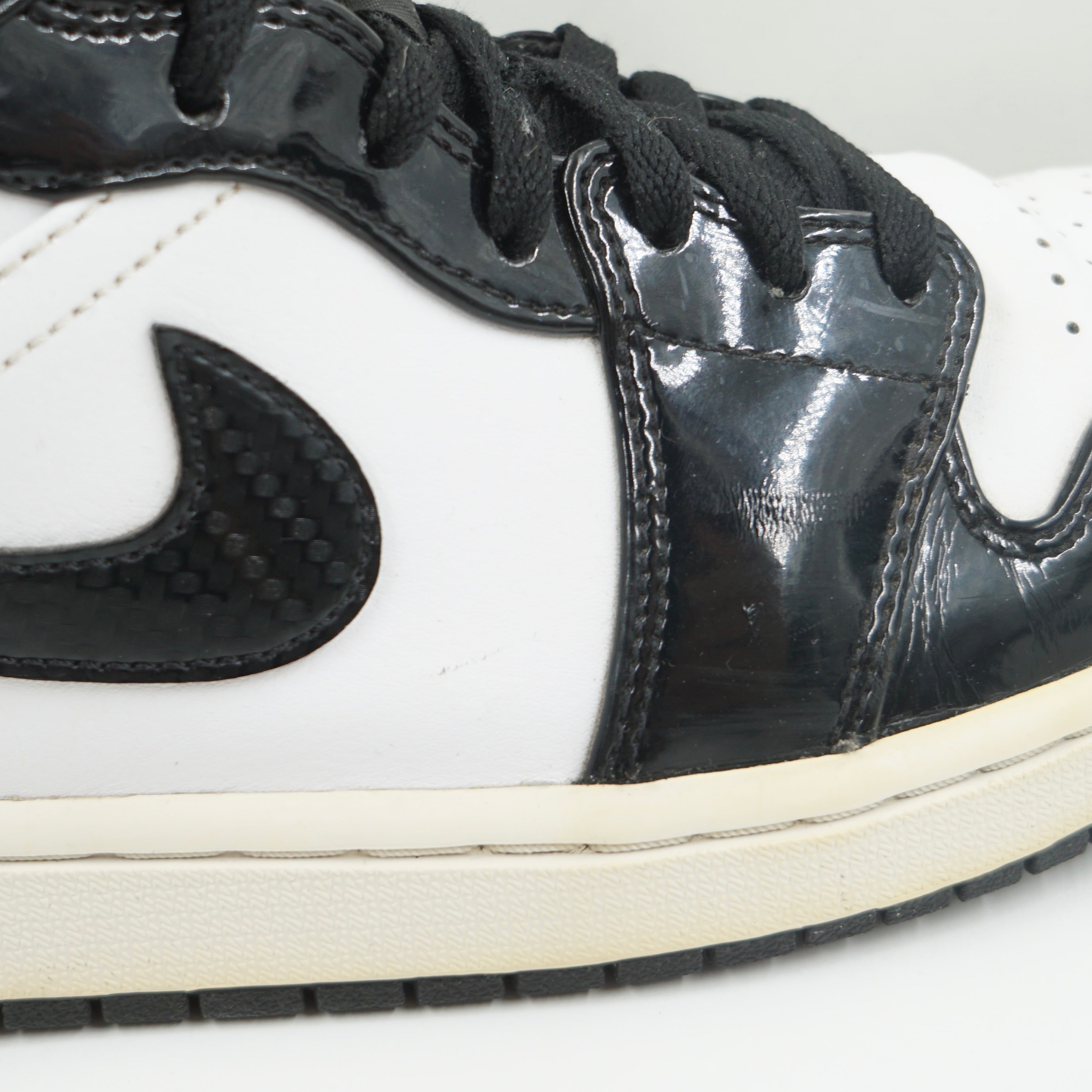 Jordan 1 Mid Carbon Fiber