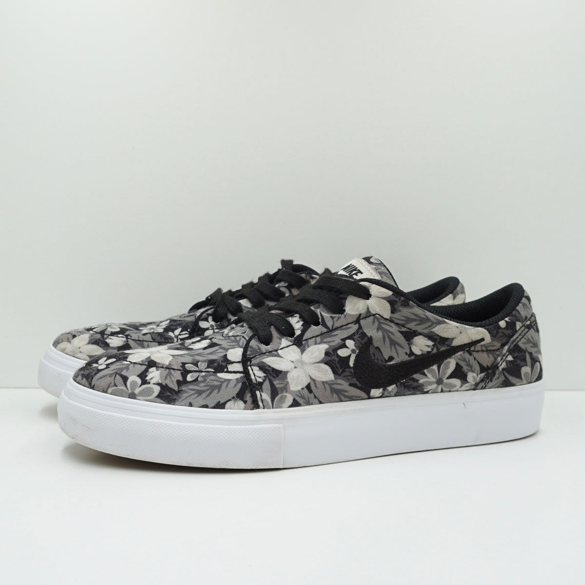 Nike SB Satire Canvas Flowers