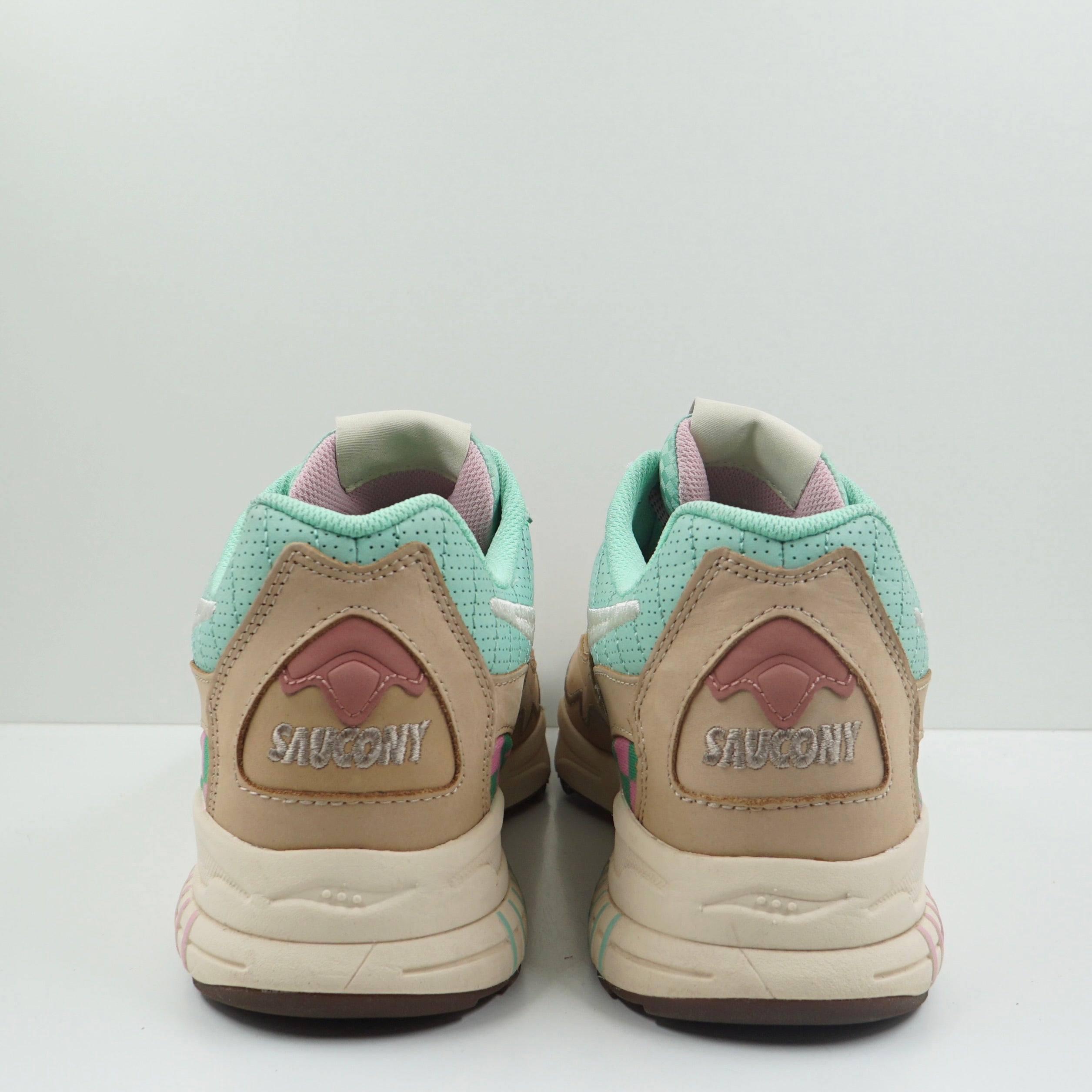 Saucony 3D Grid Hurricane Earth Citizen