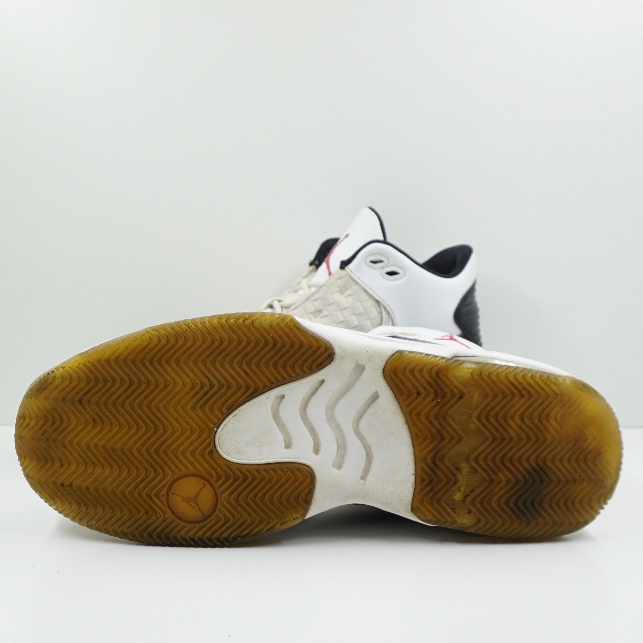 Jordan Max Aura 2 White Black Gym Red