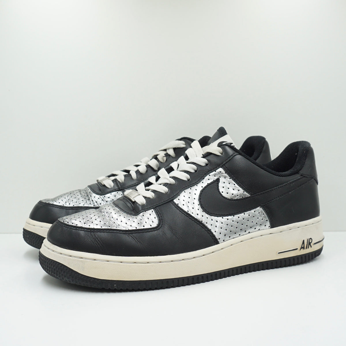 Nike Air Force 1 '07 Metallic Silver