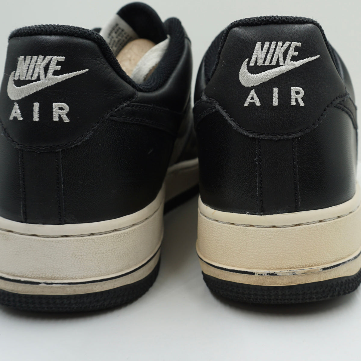Nike Air Force 1 '07 Metallic Silver
