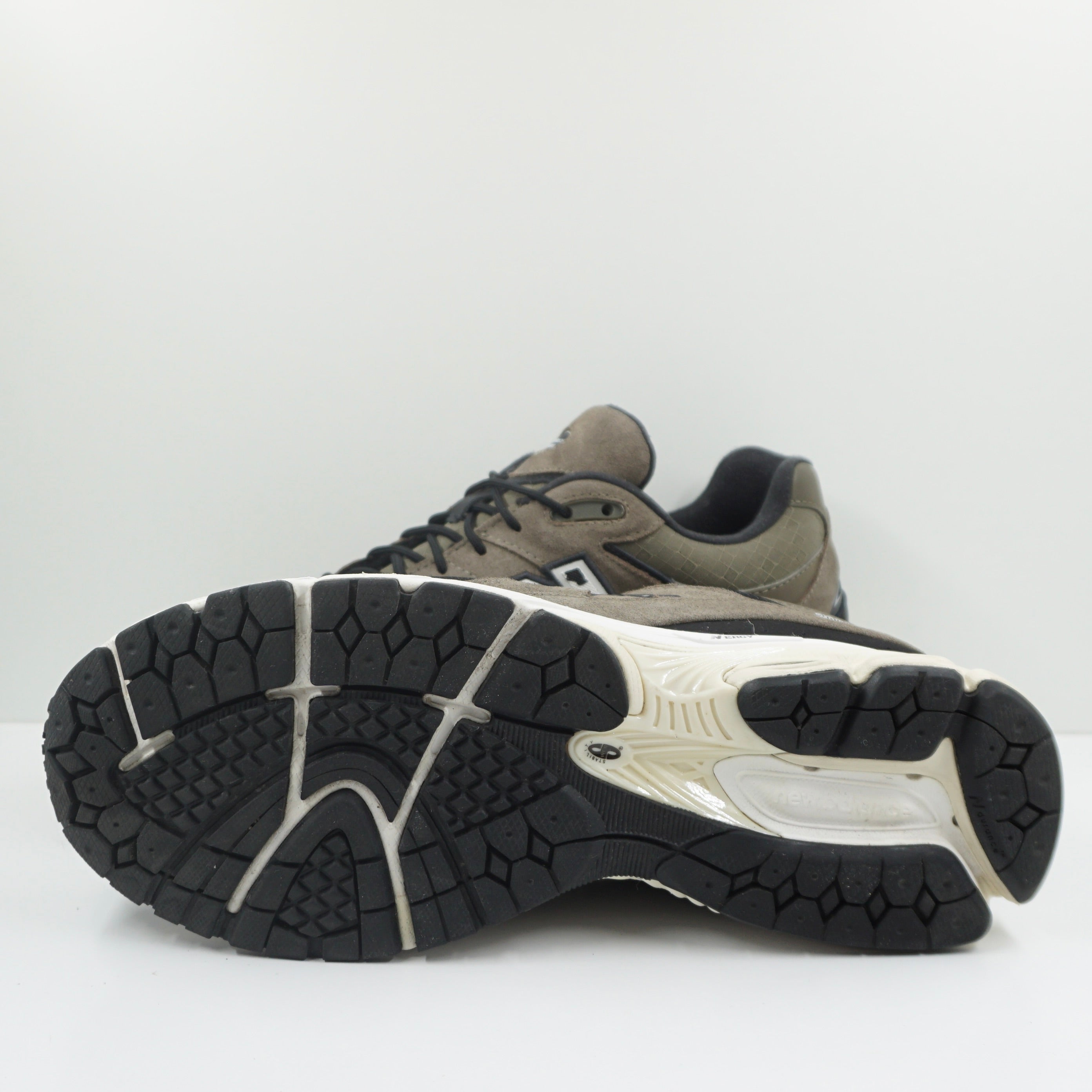 New Balance 2002R Gore-Tex Olive