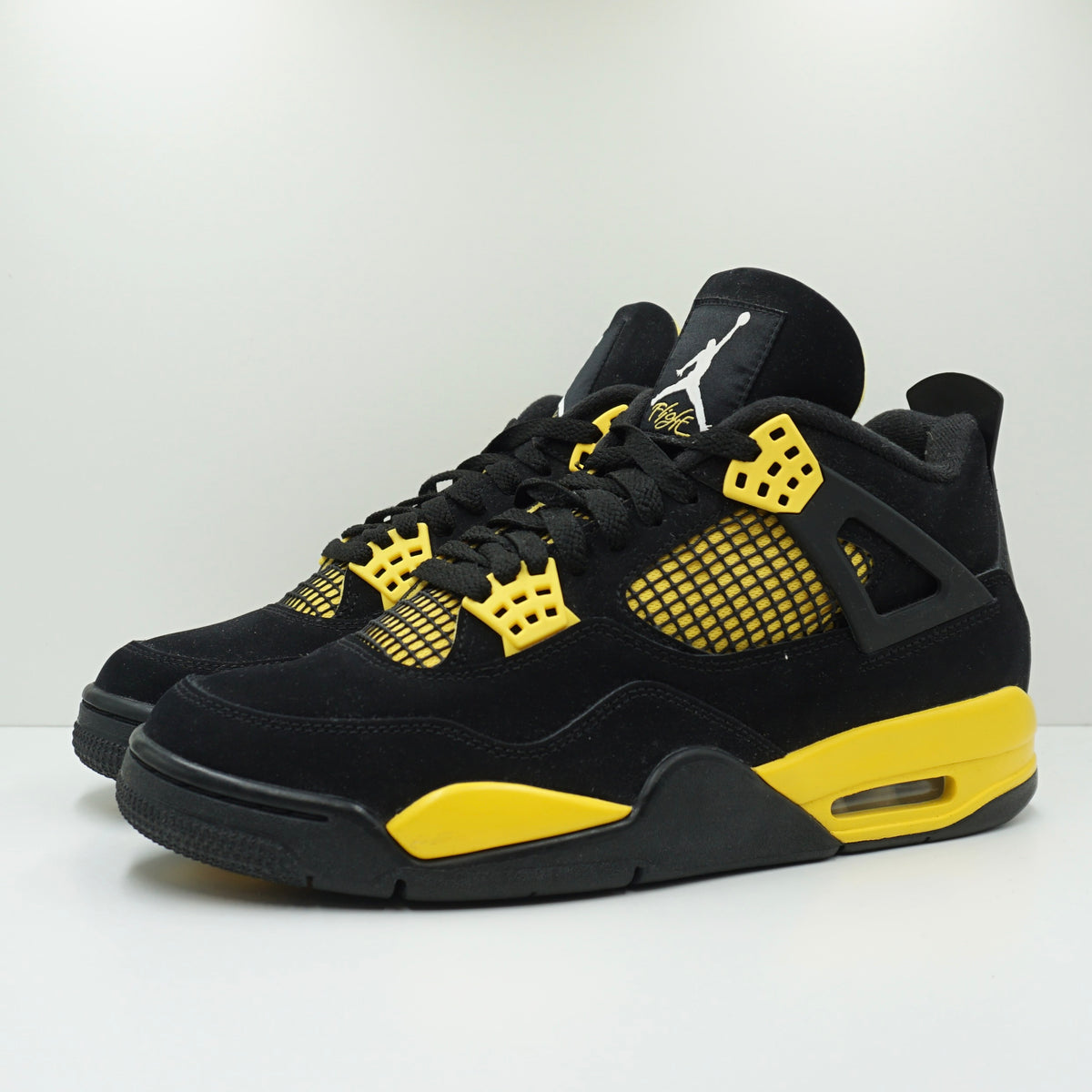 Jordan 4 Retro Thunder (2023)