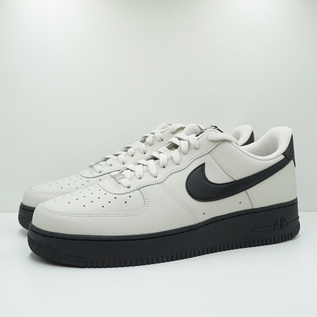 Nike Air Force 1 '07 Light Bone Black