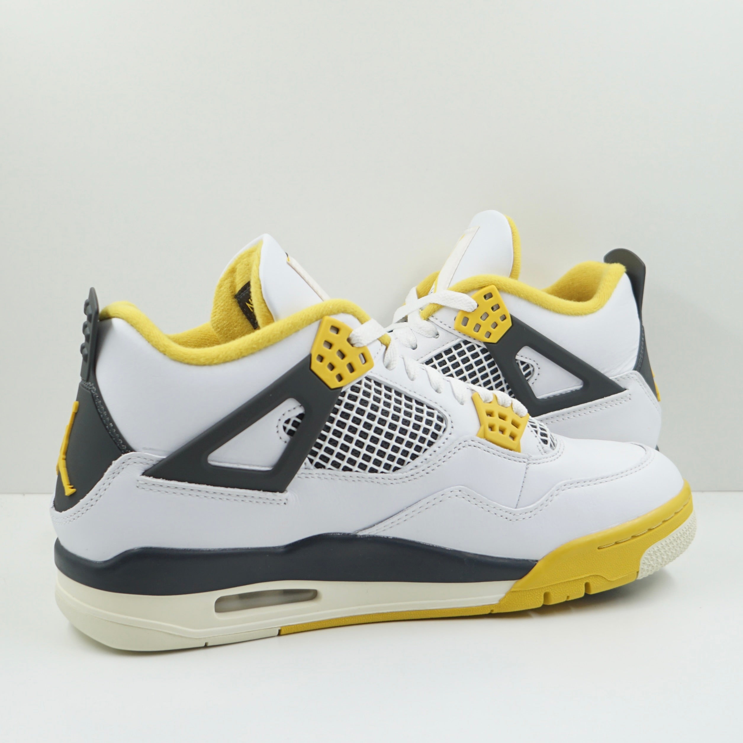 Jordan 4 Retro Vivid Sulfur (W)