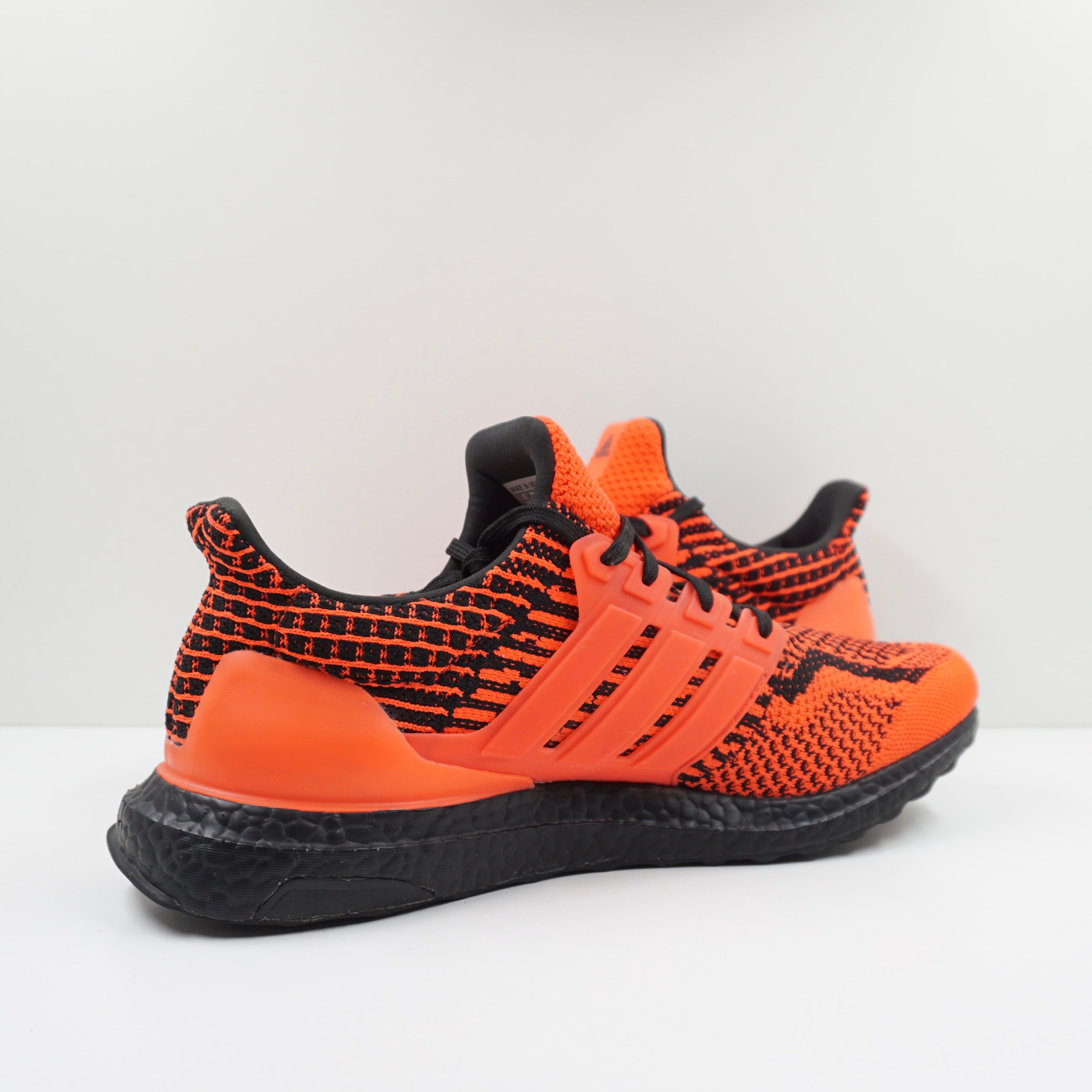 Adidas Ultraboost 5.0 DNA Solar Red