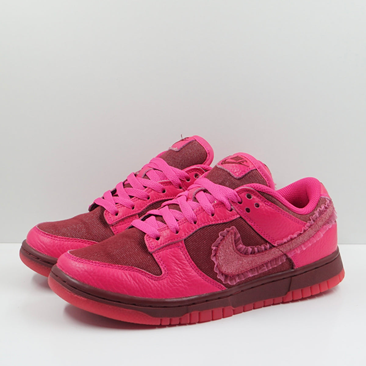 Nike Dunk Low Valentine's Day (2022) (W)