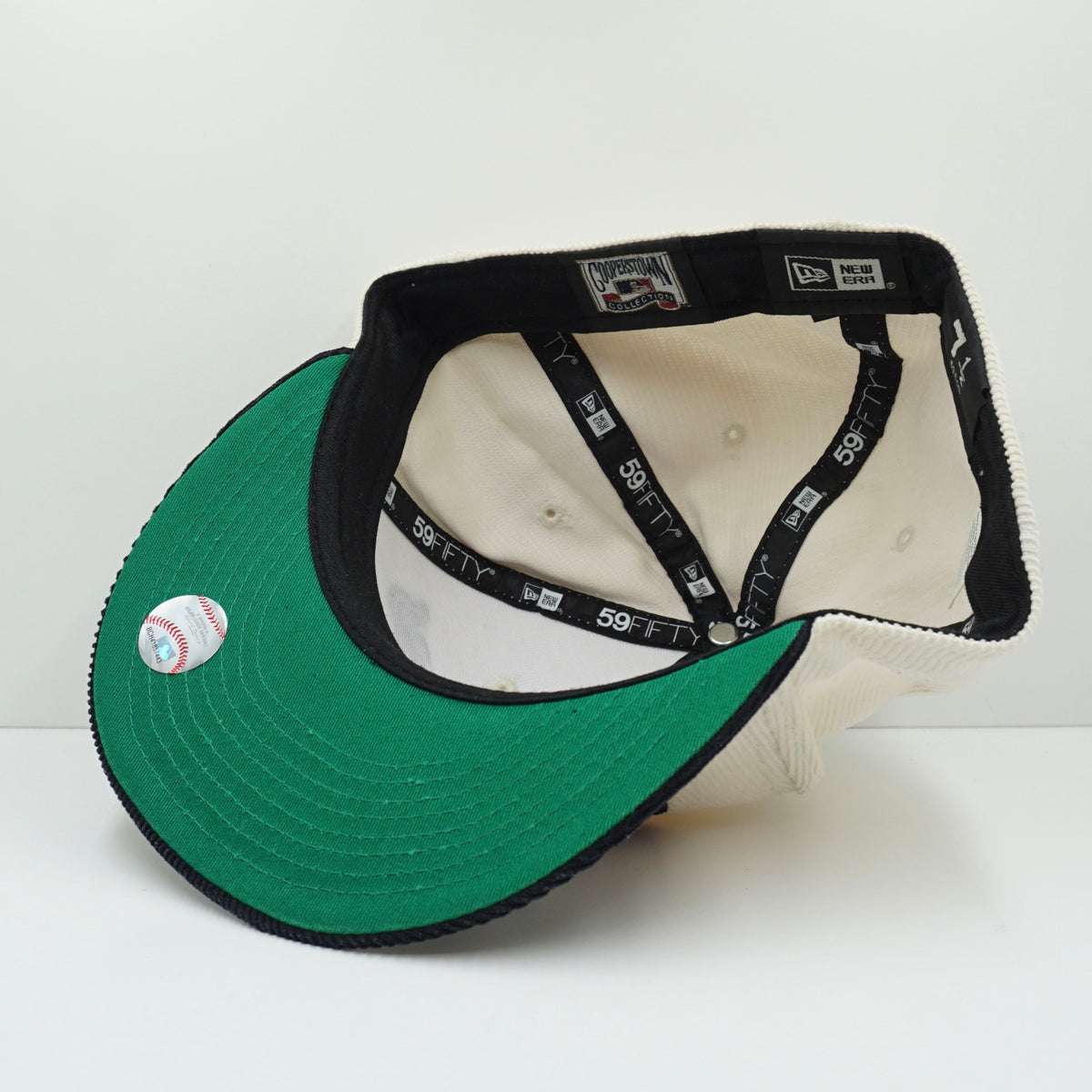 New Era Cooperstown Atlanta Braves Corderoy White Navy Fitted Cap
