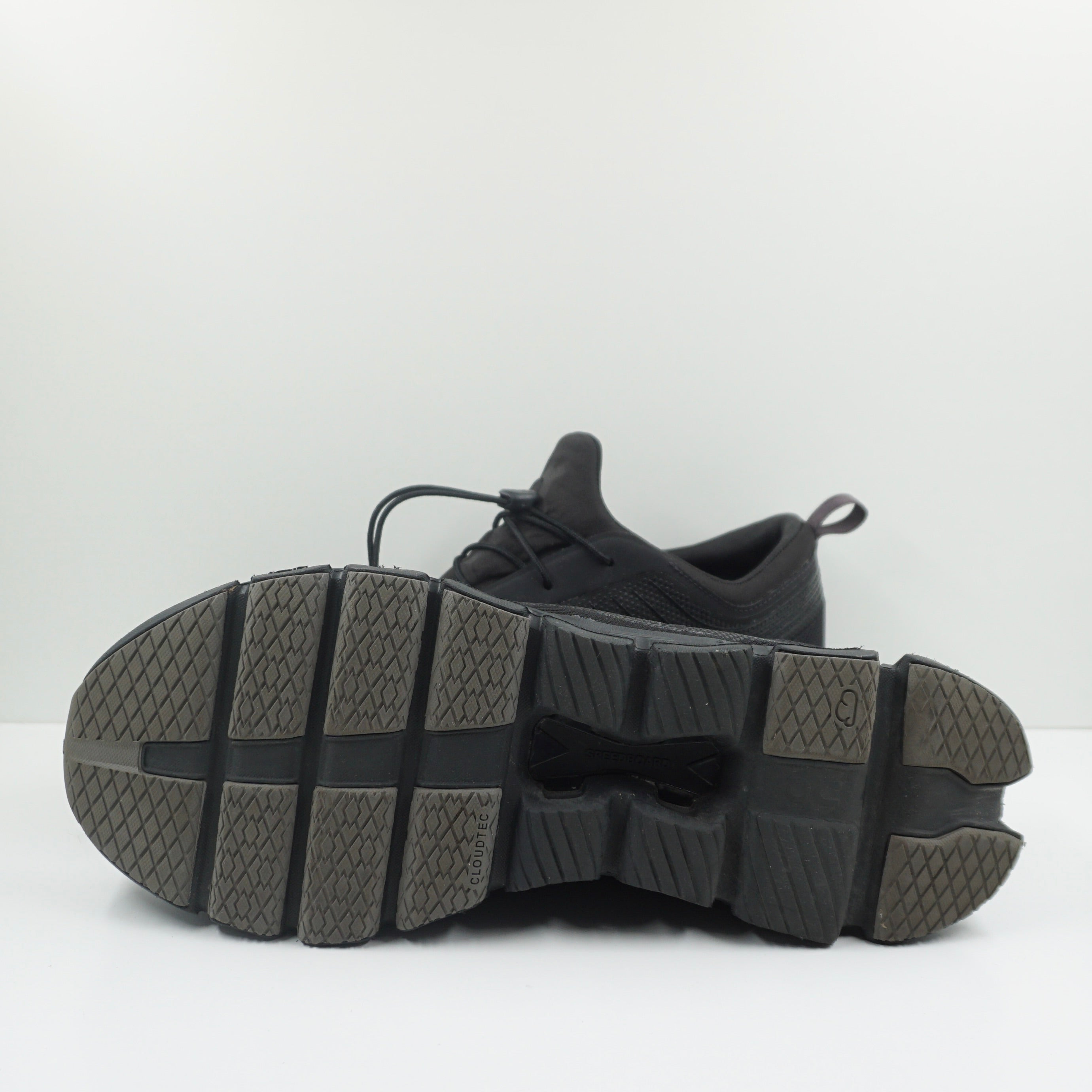 On Running Cloud X Z5 All Black