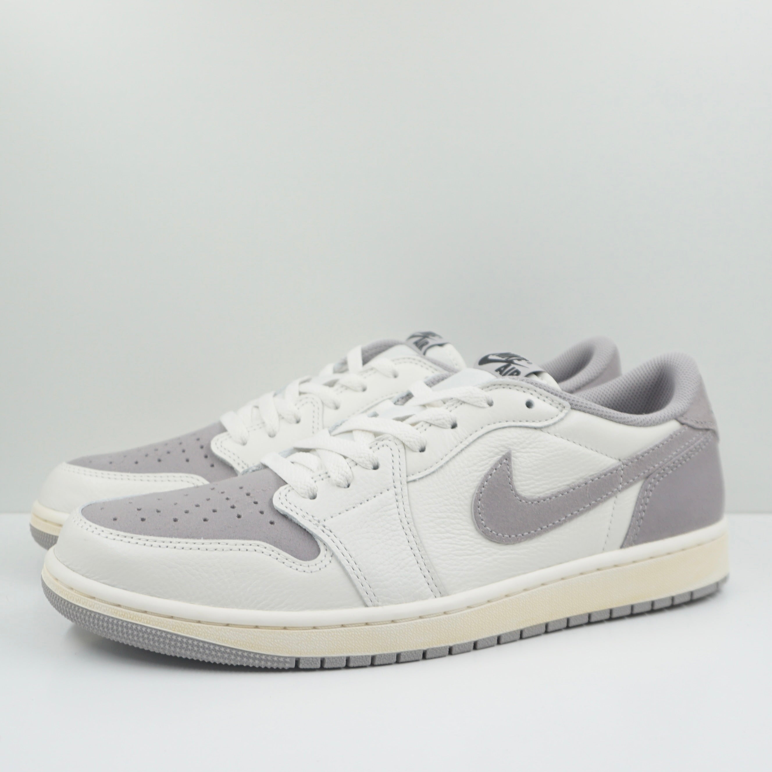Jordan 1 Retro Low OG Atmosphere Grey