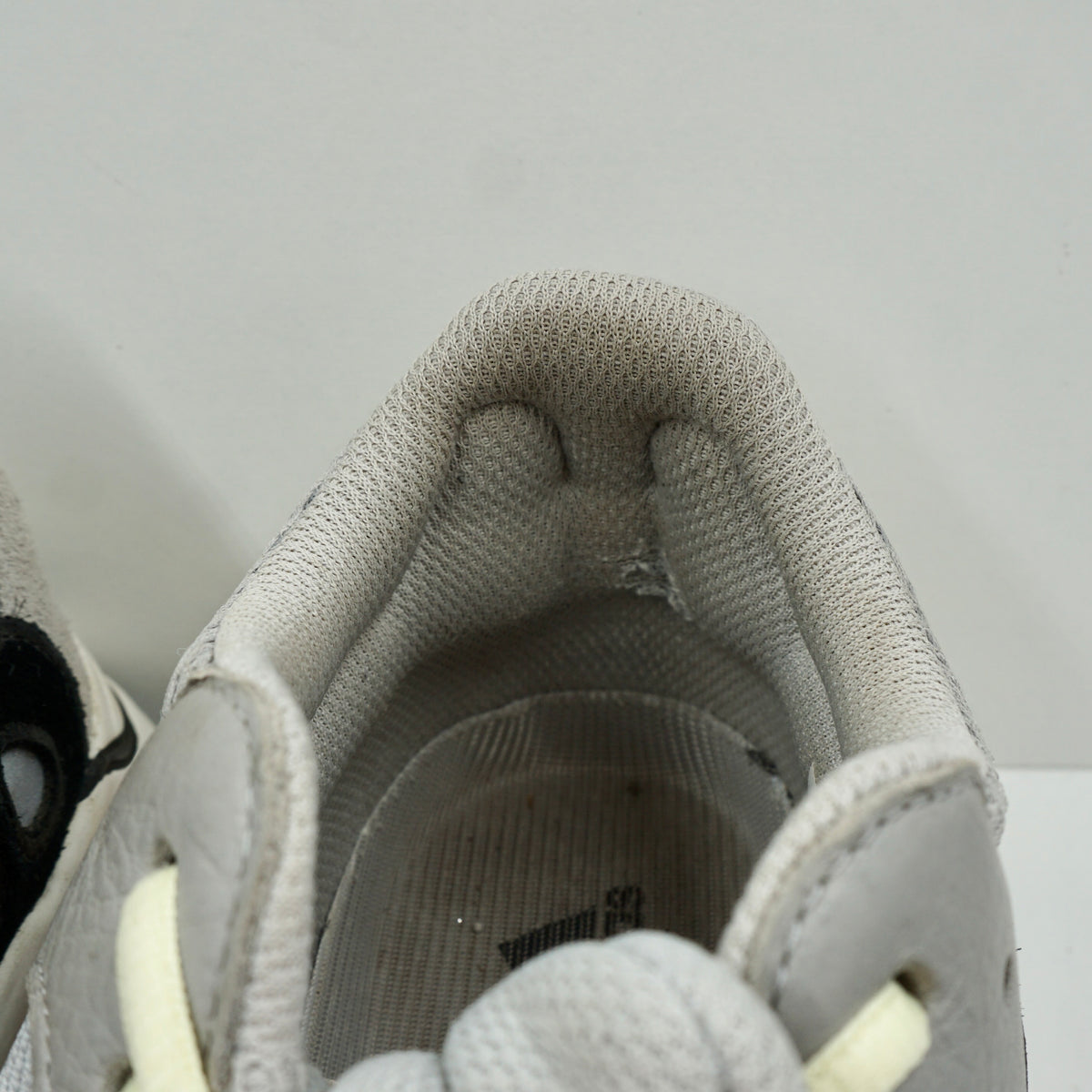 Adidas Yeezy Boost 700 Wave Runner Solid Grey