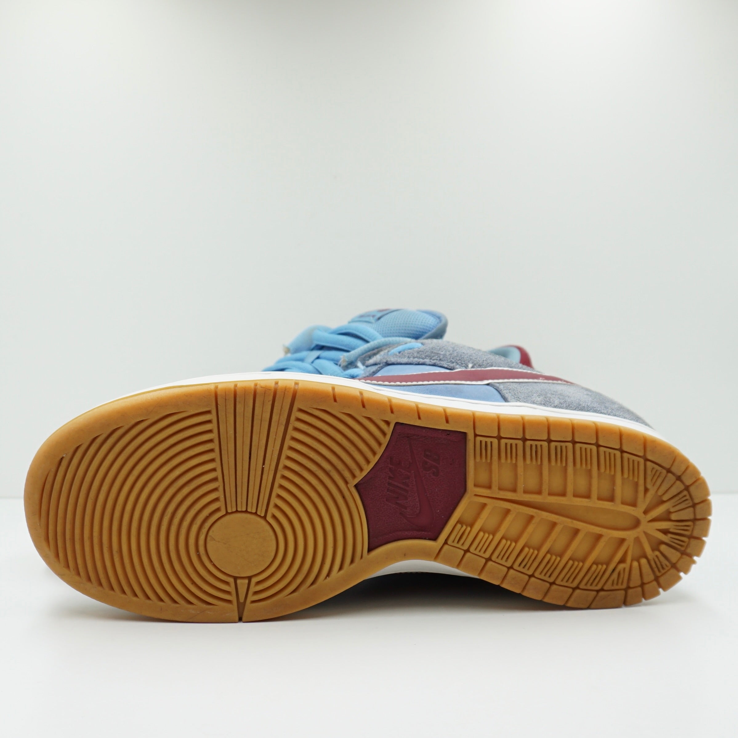 Nike SB Dunk Low Philadelphia Phillies