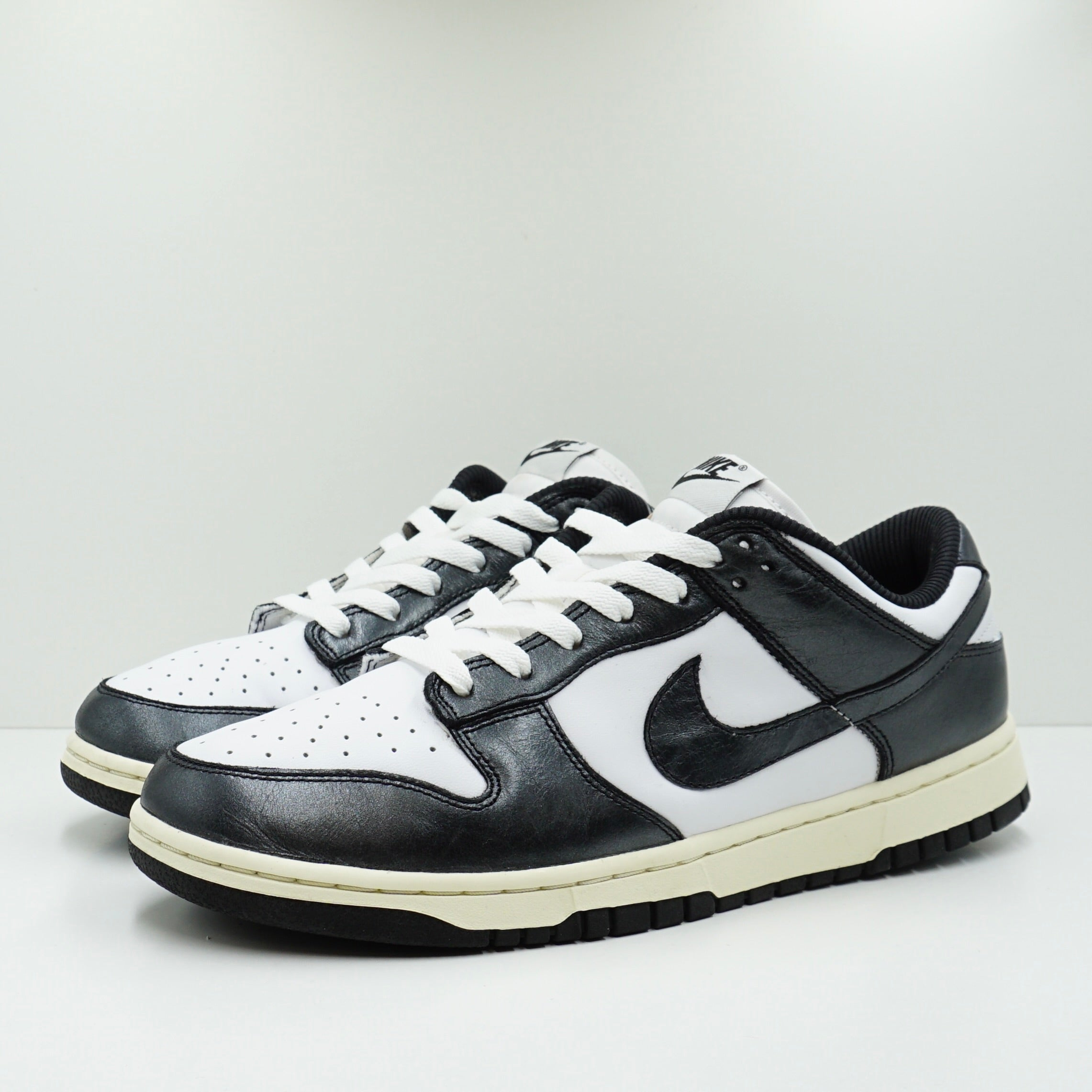 Nike Dunk Low Vintage Panda (W)