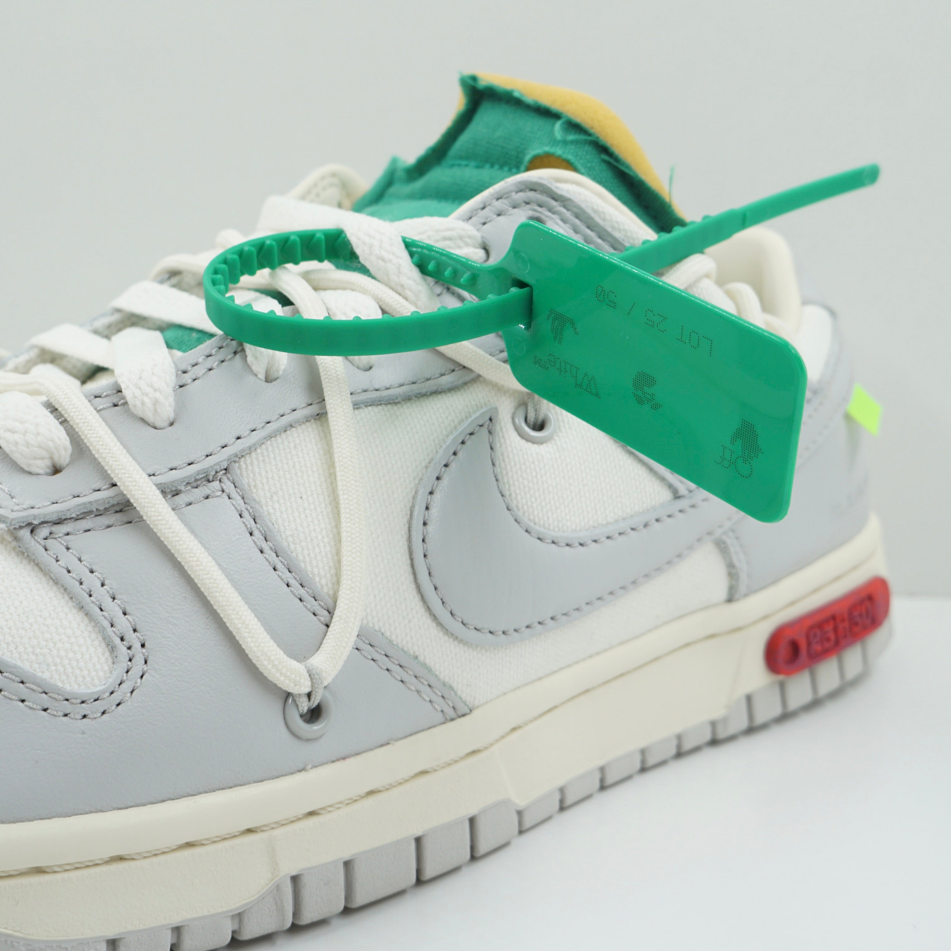 Nike Dunk Low Off-White Lot 25