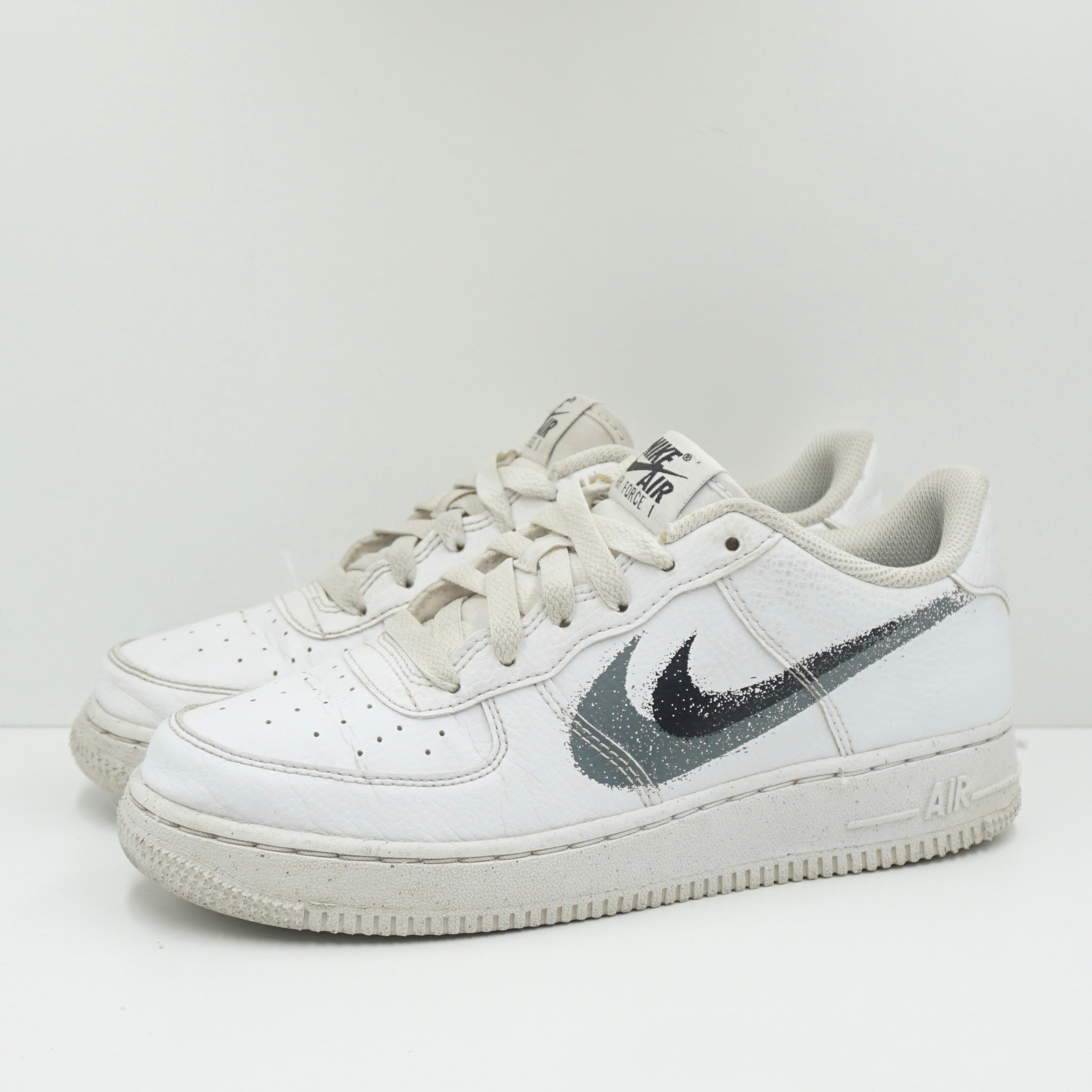 spray paint air force ones white
