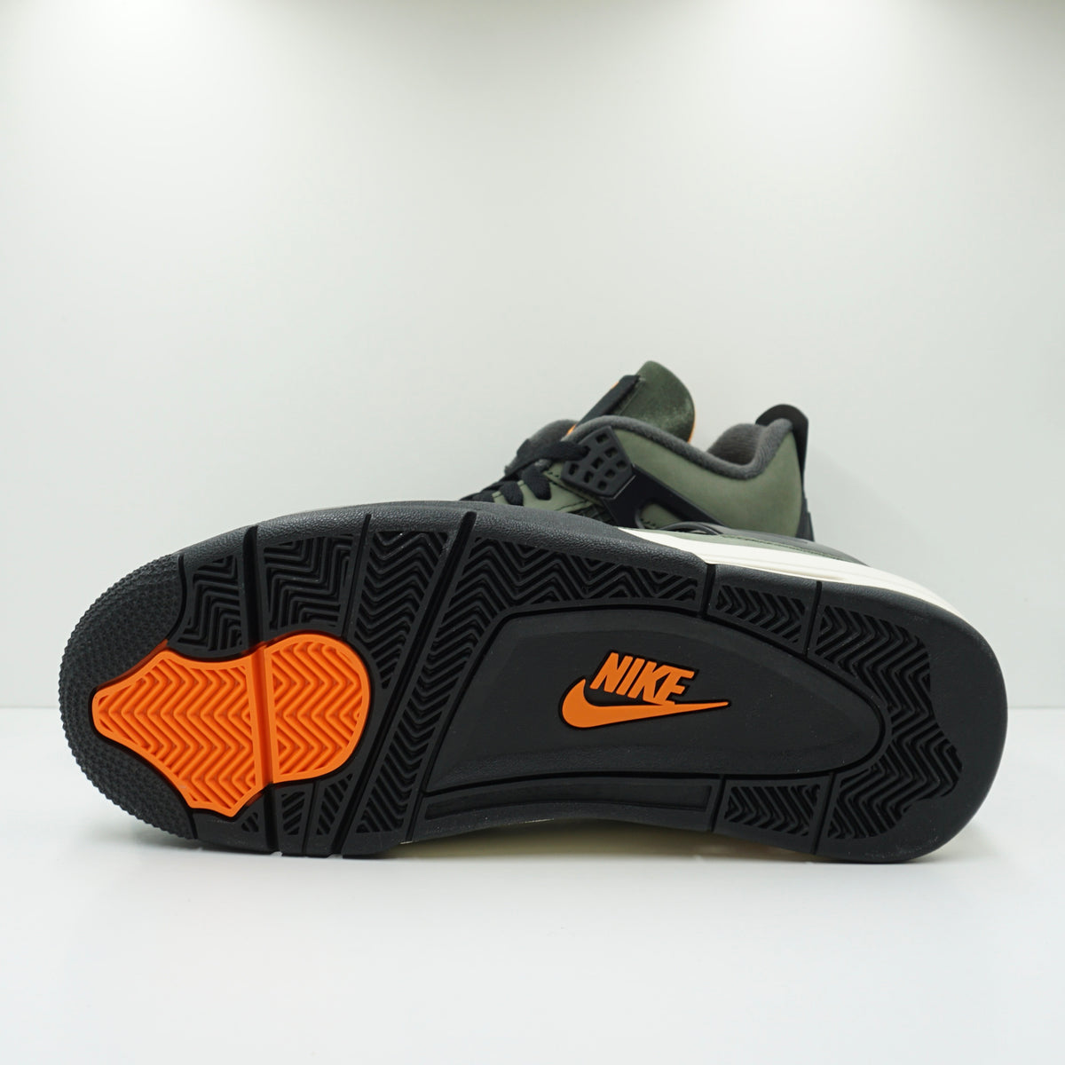 Jordan 4 Retro OG SP Undefeated (2025)