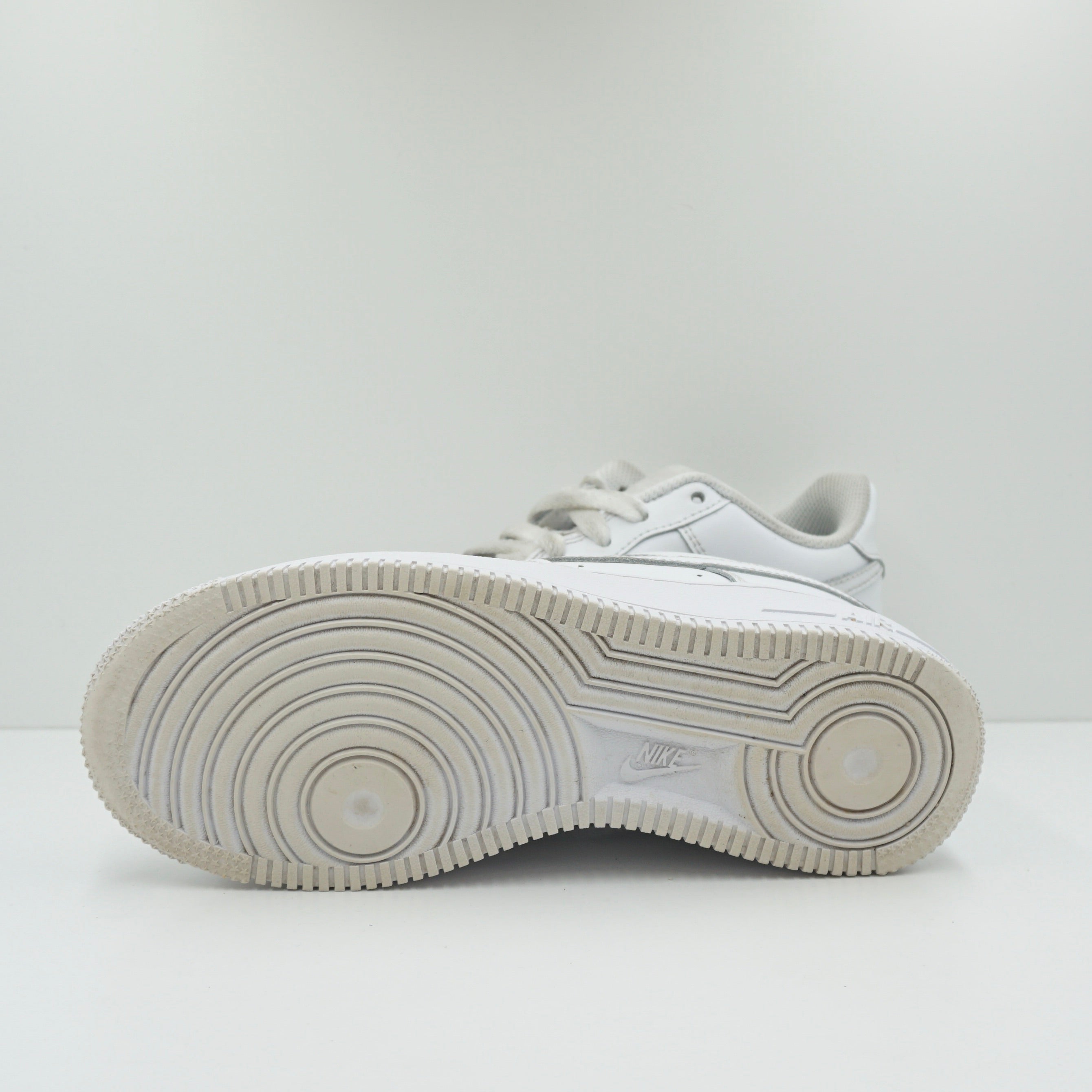 nike air force 1 low le triple white