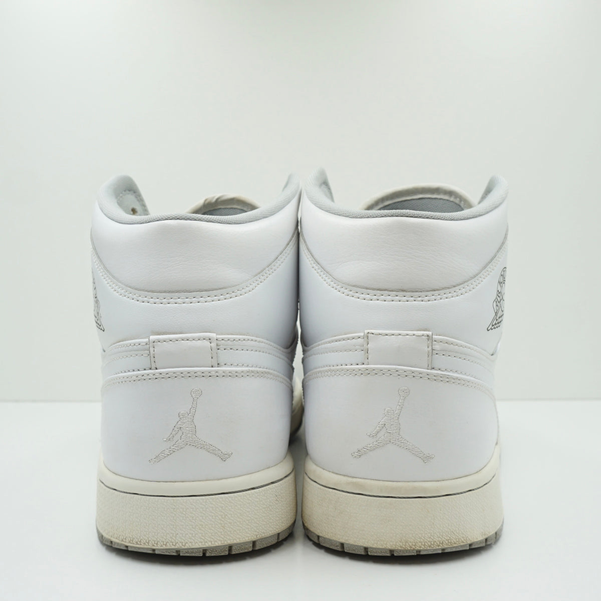 Jordan 1 Mid White Wolf Grey (2016)