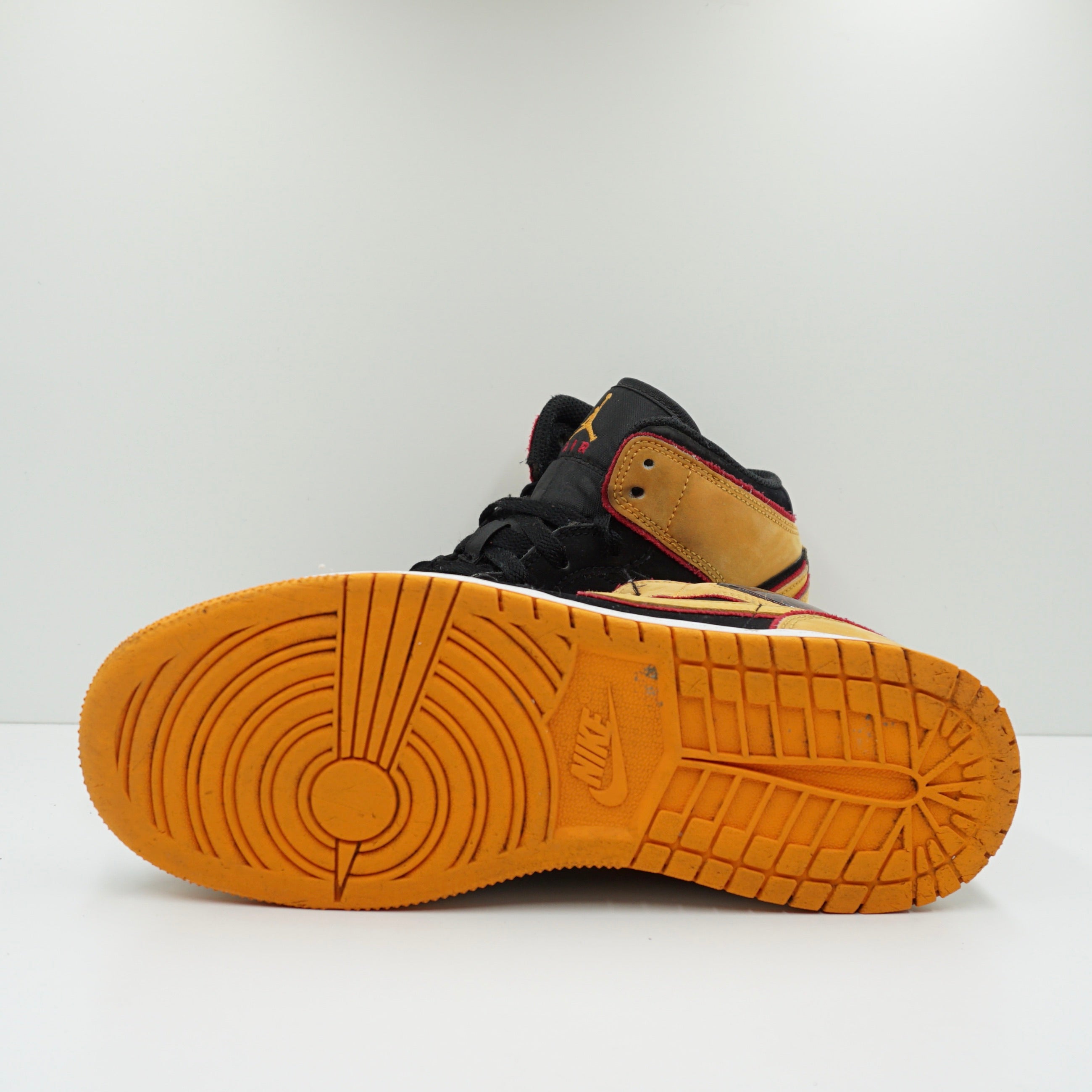 Jordan 1 Mid SE Black Vivid Orange (GS)